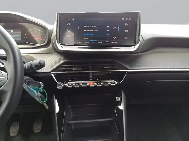Peugeot 2008 view 12