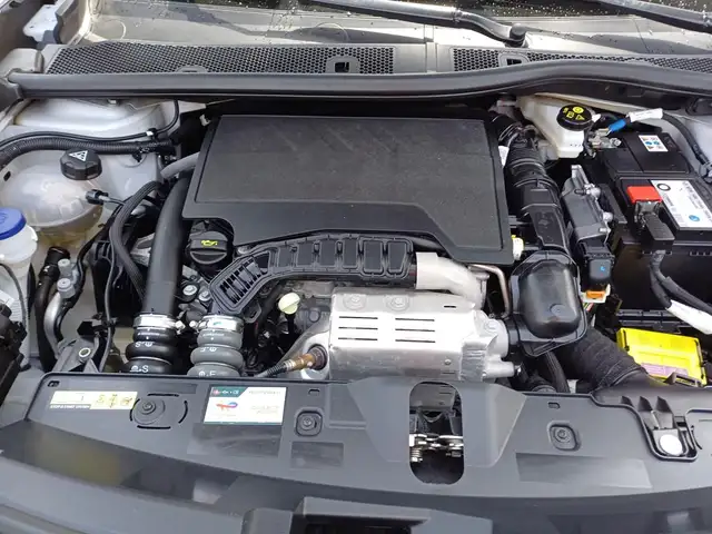 Peugeot 2008 view 5