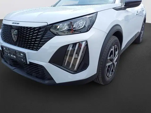 Peugeot 2008 view 9