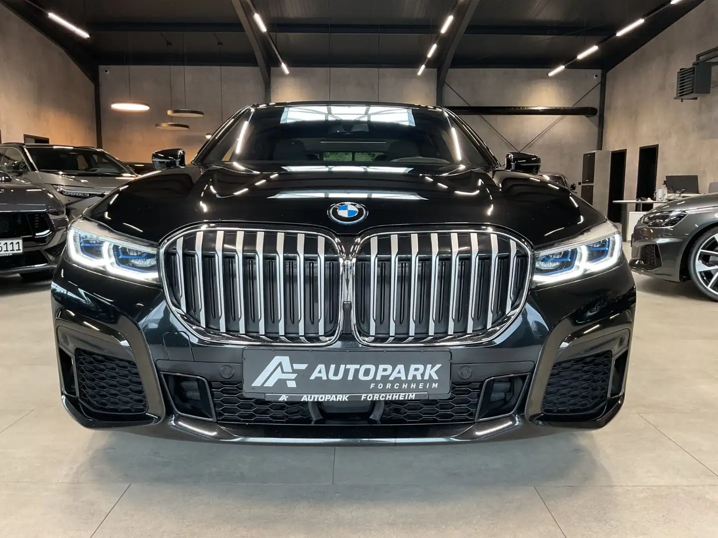 BMW 745 e M Paket HuD Laser Leder LiveC. 19" 360° Schwarz - 2