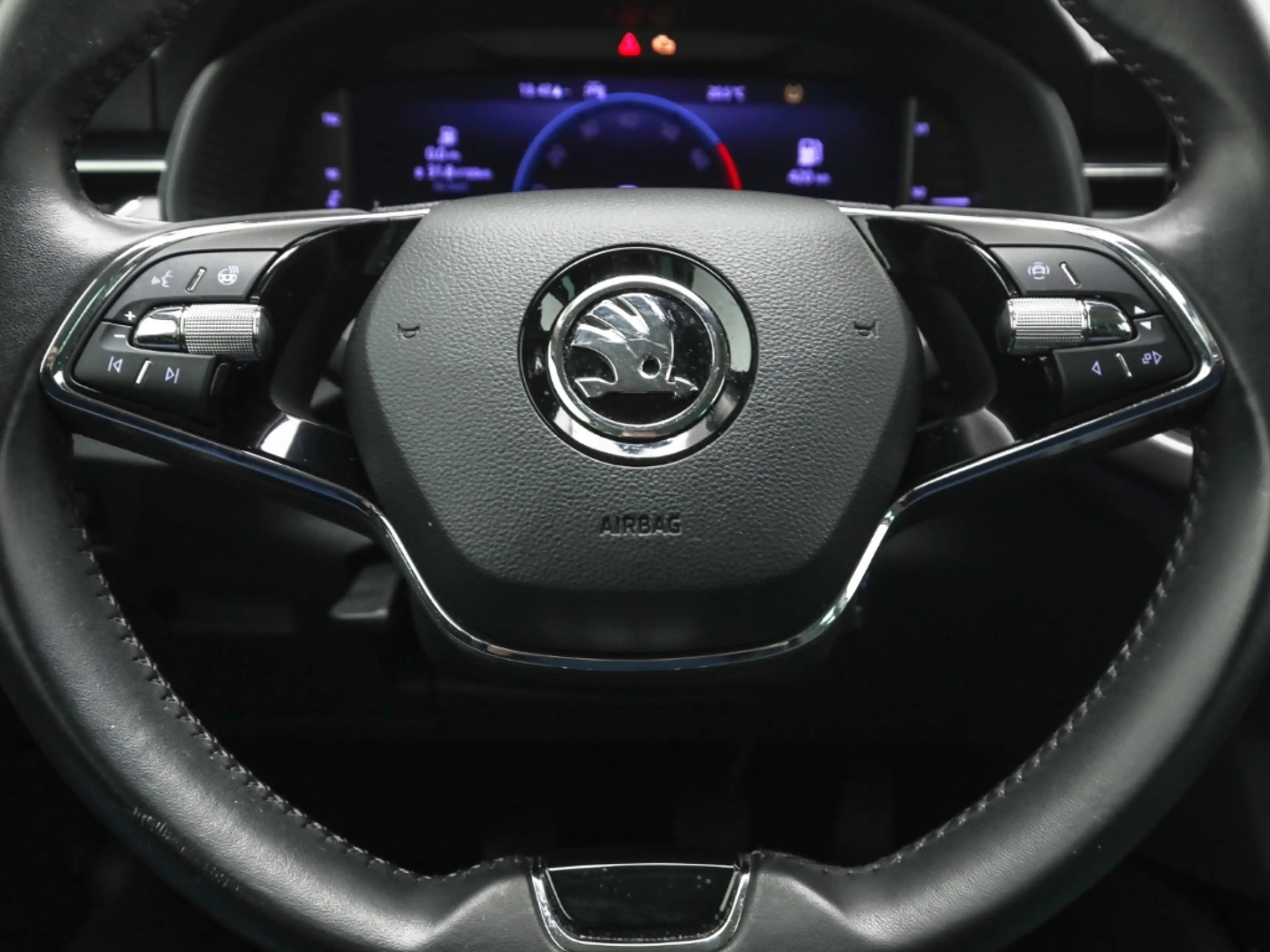 Skoda Kamiq 1.0 TSI Clever AHK Navi Kamera — photo 9