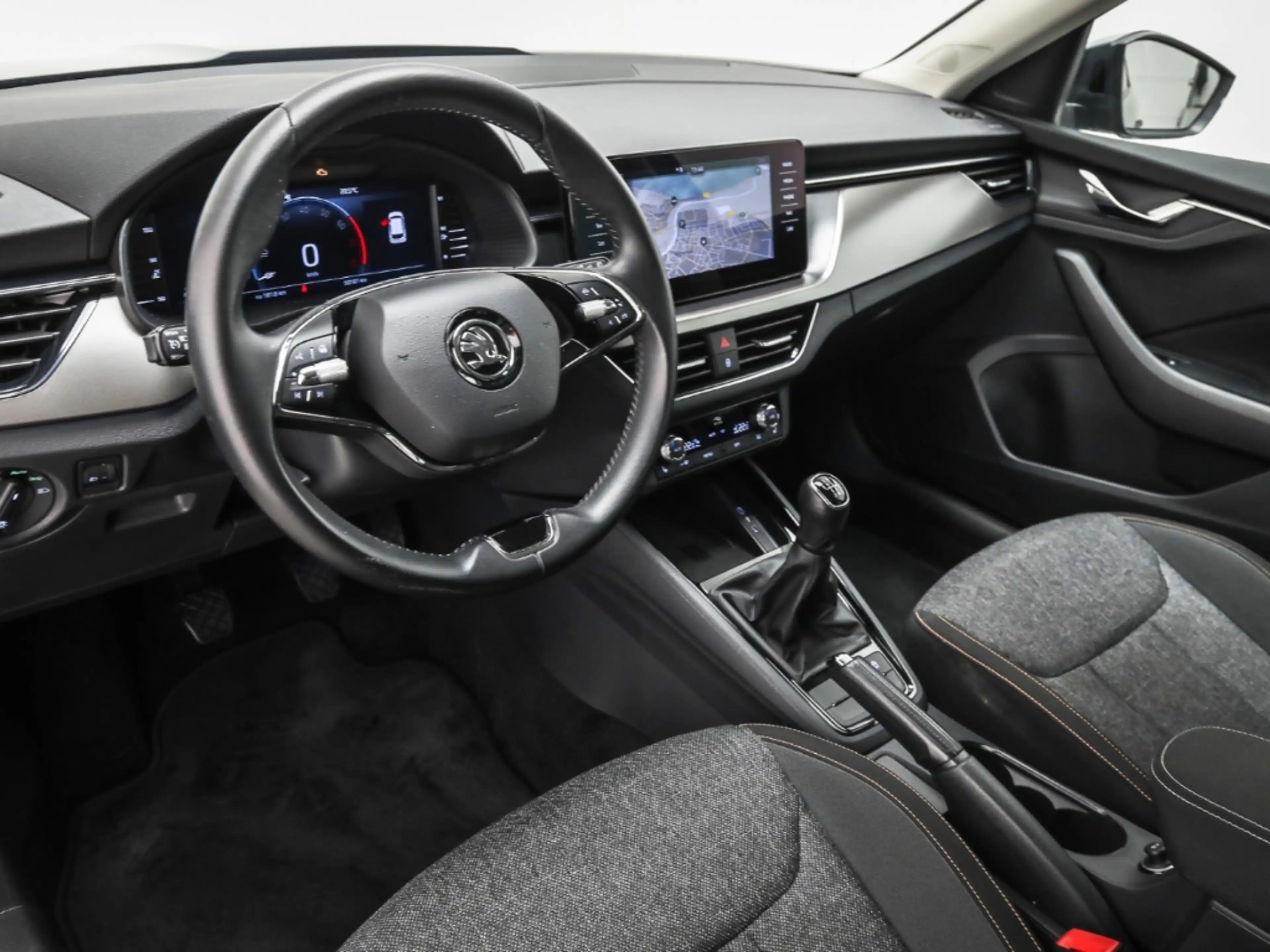 Skoda Kamiq 1.0 TSI Clever AHK Navi Kamera — photo 8
