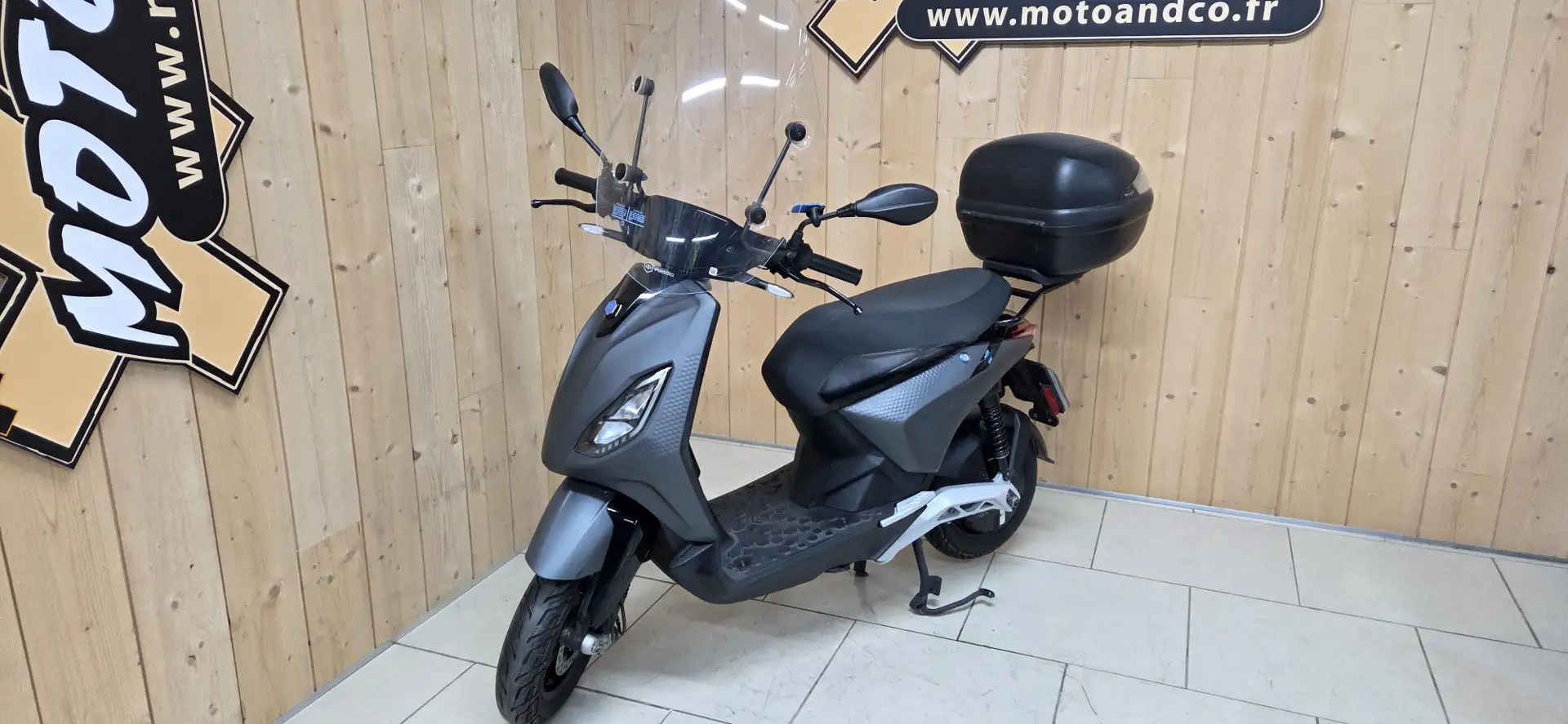 Piaggio Negro - 2