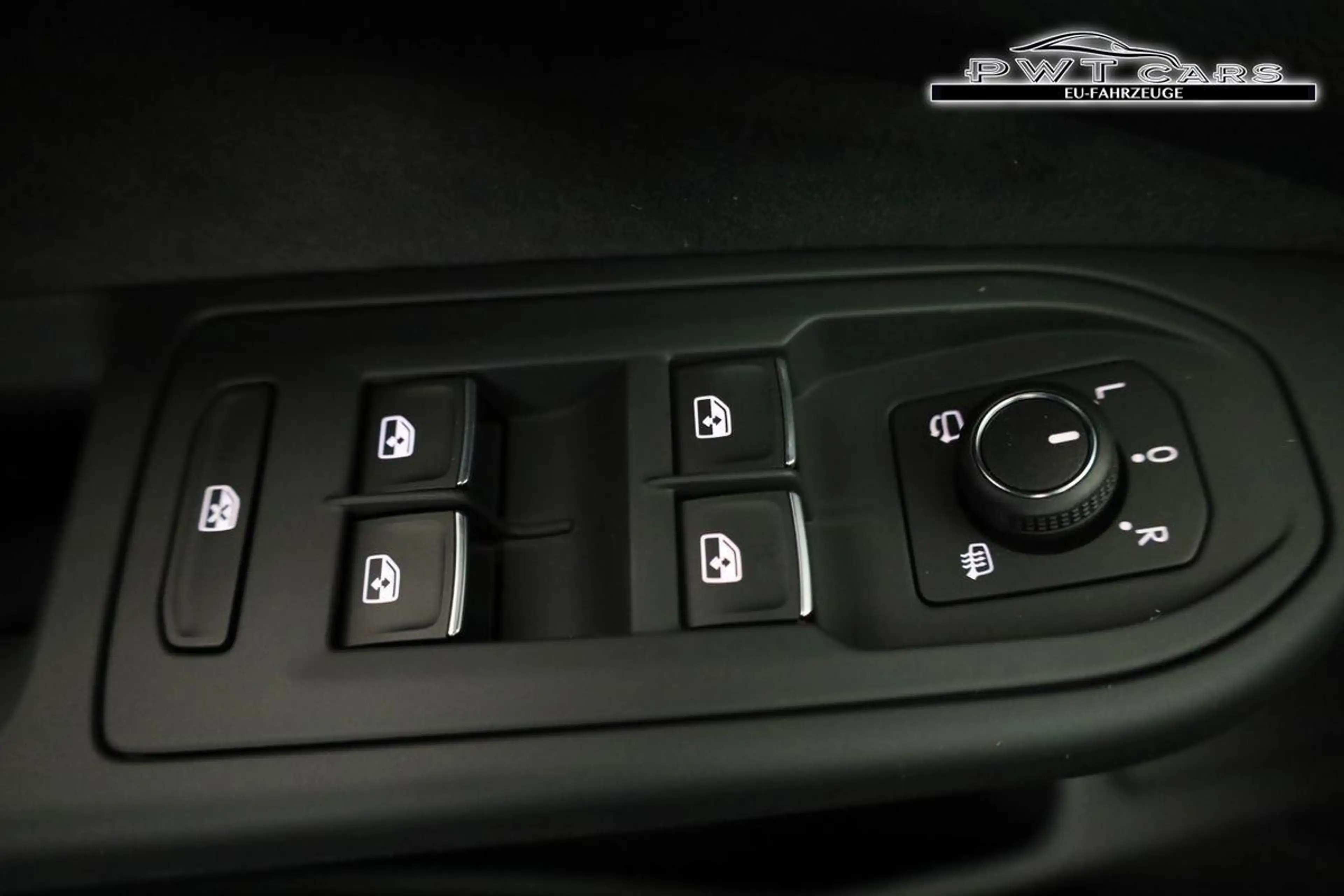 Volkswagen Golf 2.0 TSI 195 kW GTI VIII DSG, Navi, Side, Matrix... — photo 7