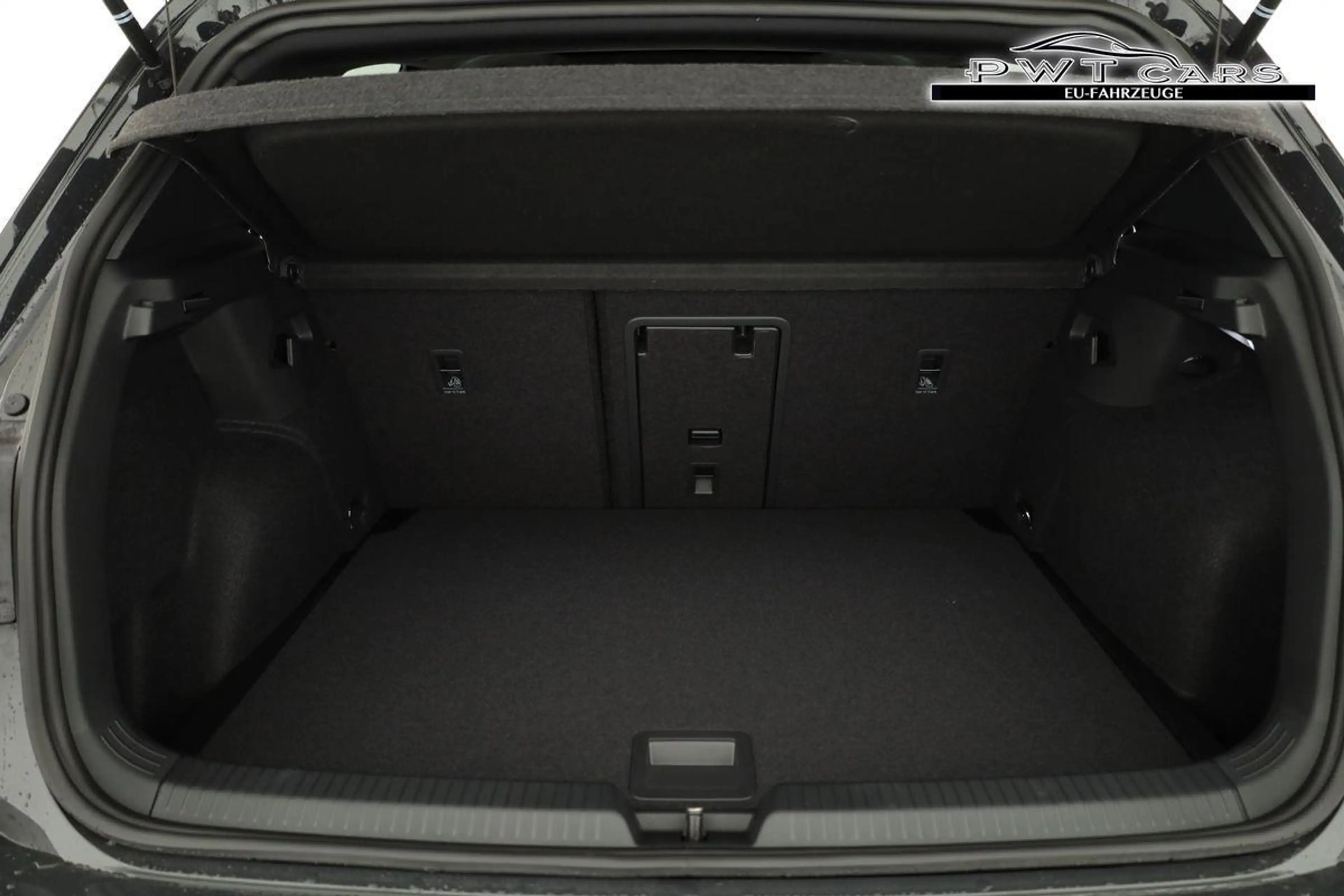 Volkswagen Golf 2.0 TSI 195 kW GTI VIII DSG, Navi, Side, Matrix... — photo 11