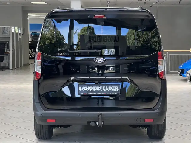 Ford Tourneo Courier view 4