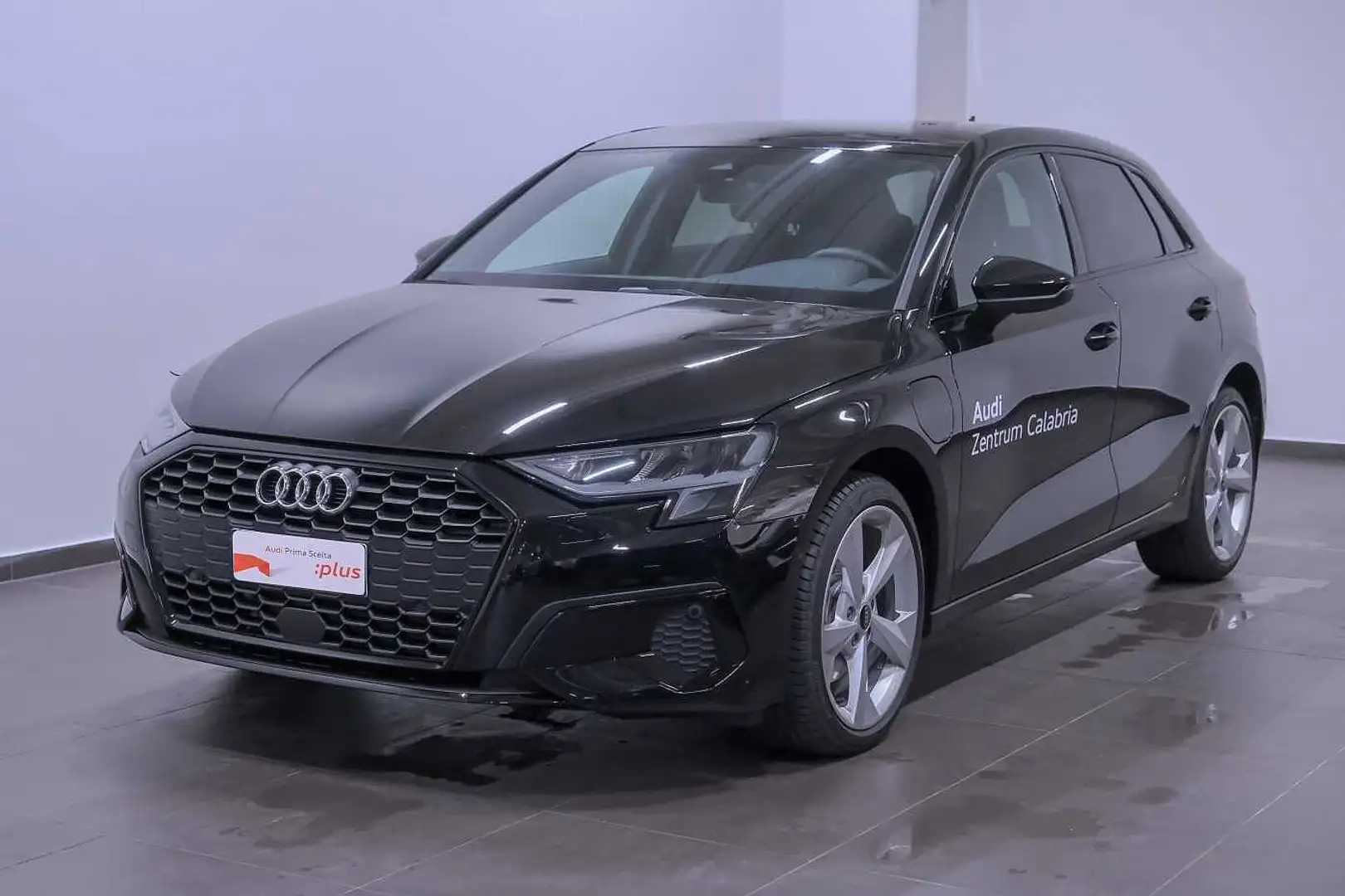 Audi A3 4ª serie SPB 40 TFSI e S tronic Business Advanced Nero - 1