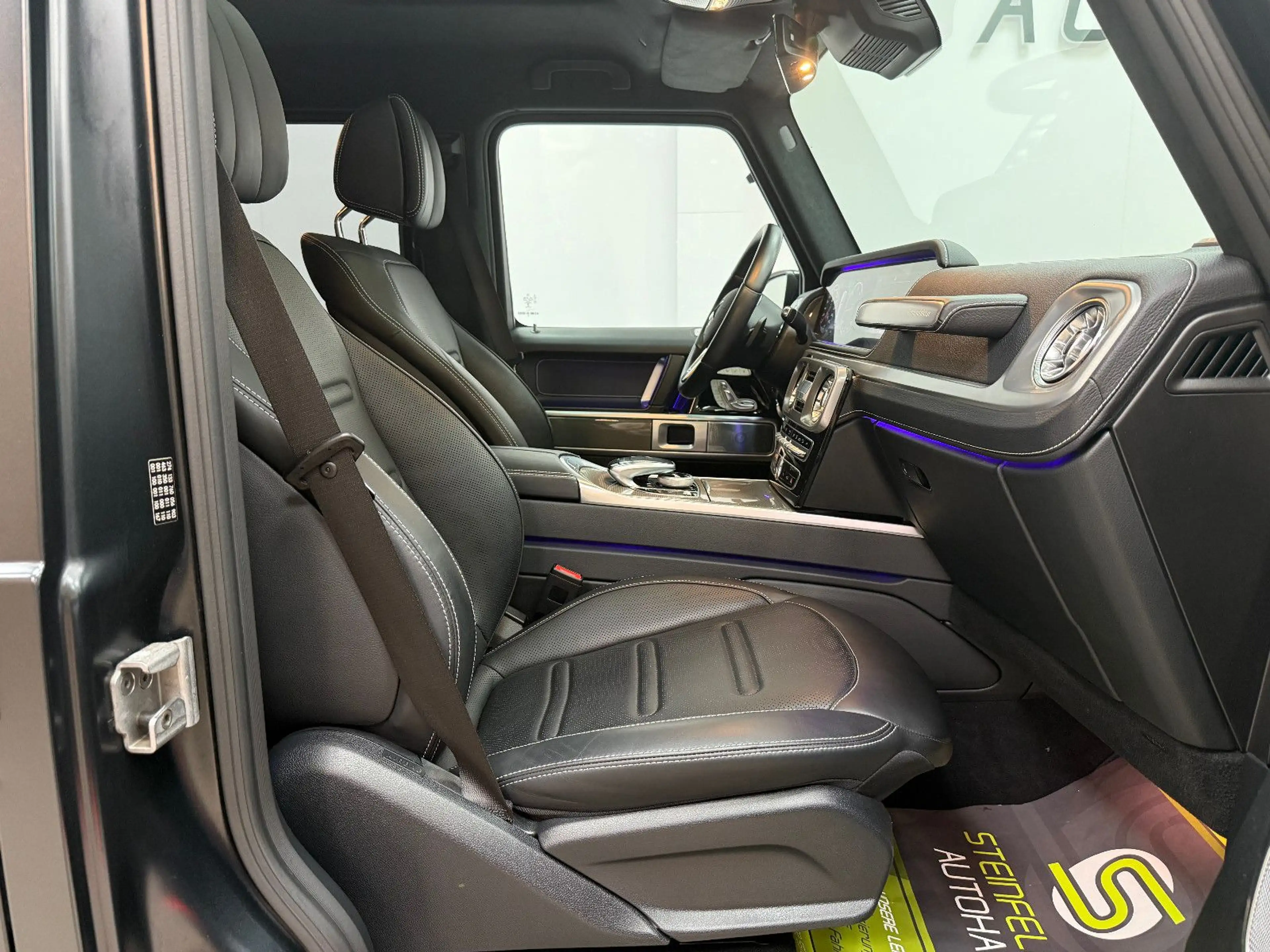 Mercedes-Benz G 400 d G MANUFAKTUR/NIGHT PAKET/SITZLÜFTUNG/360 — photo 12