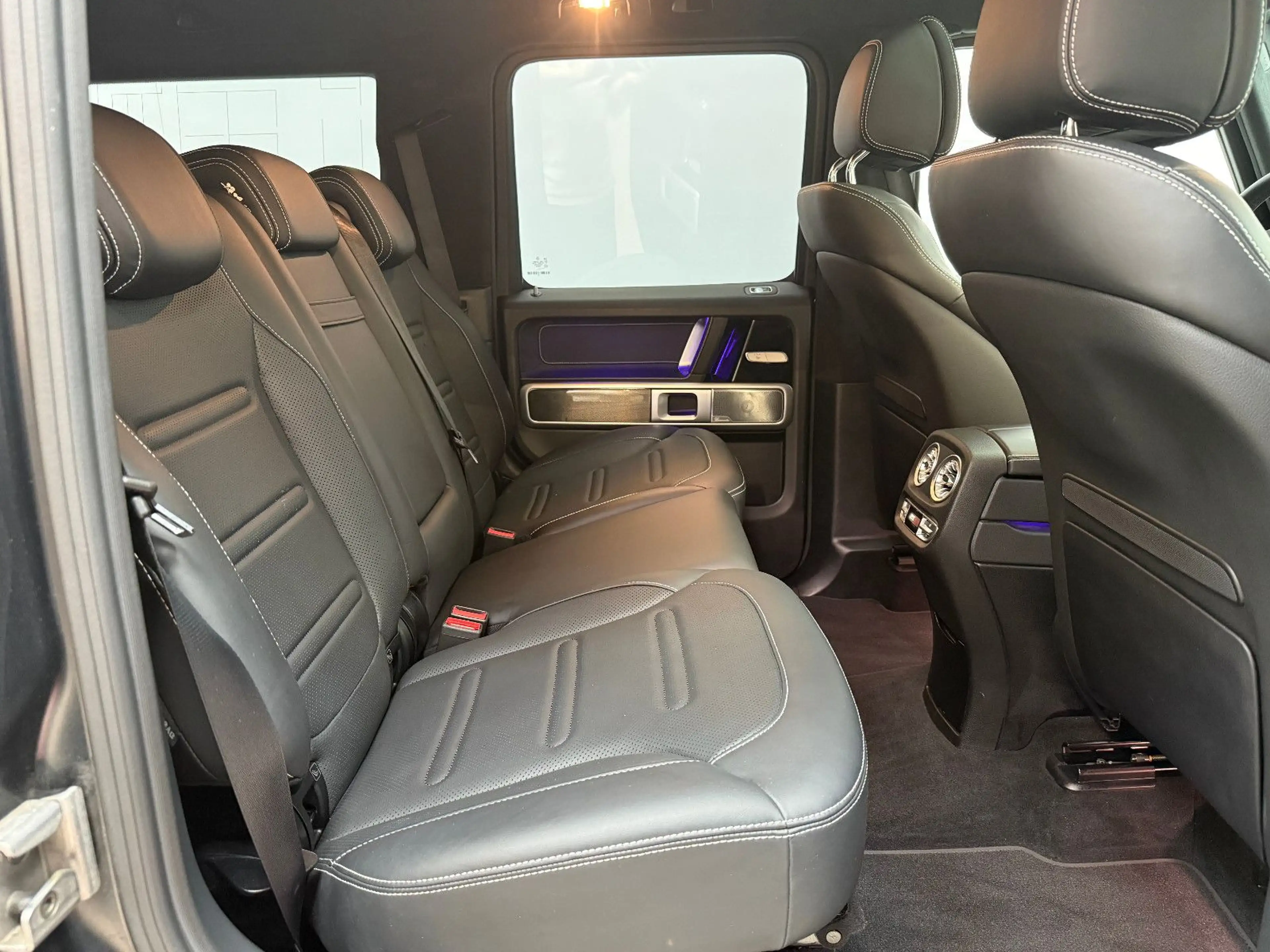Mercedes-Benz G 400 d G MANUFAKTUR/NIGHT PAKET/SITZLÜFTUNG/360 — photo 14