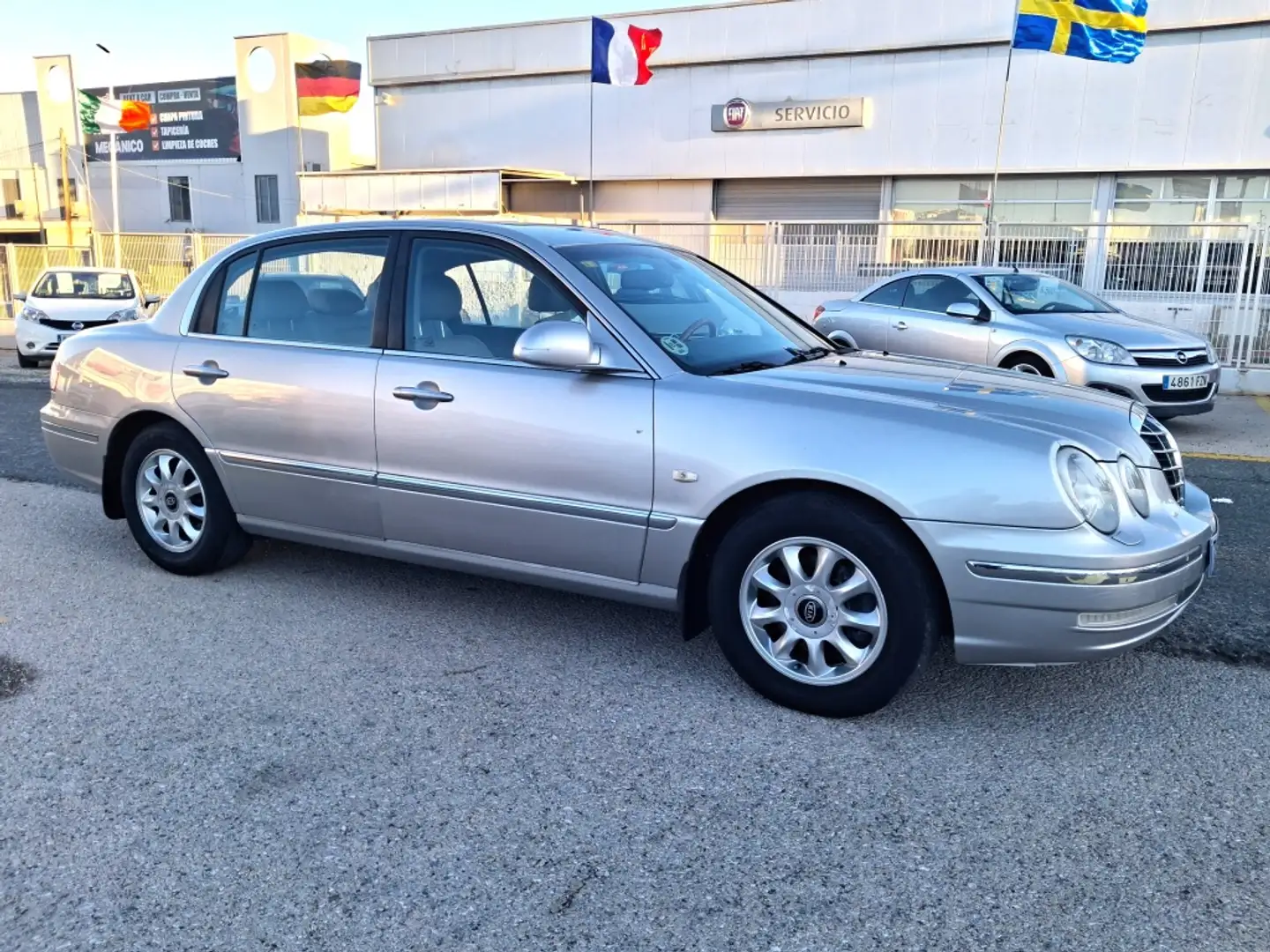 Kia Opirus 3.5 V6 EX Aut. Silber - 1