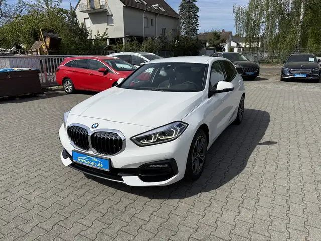 BMW 118 118i Sport Line Aut Navi LED Kamera PDC Temp TWA S