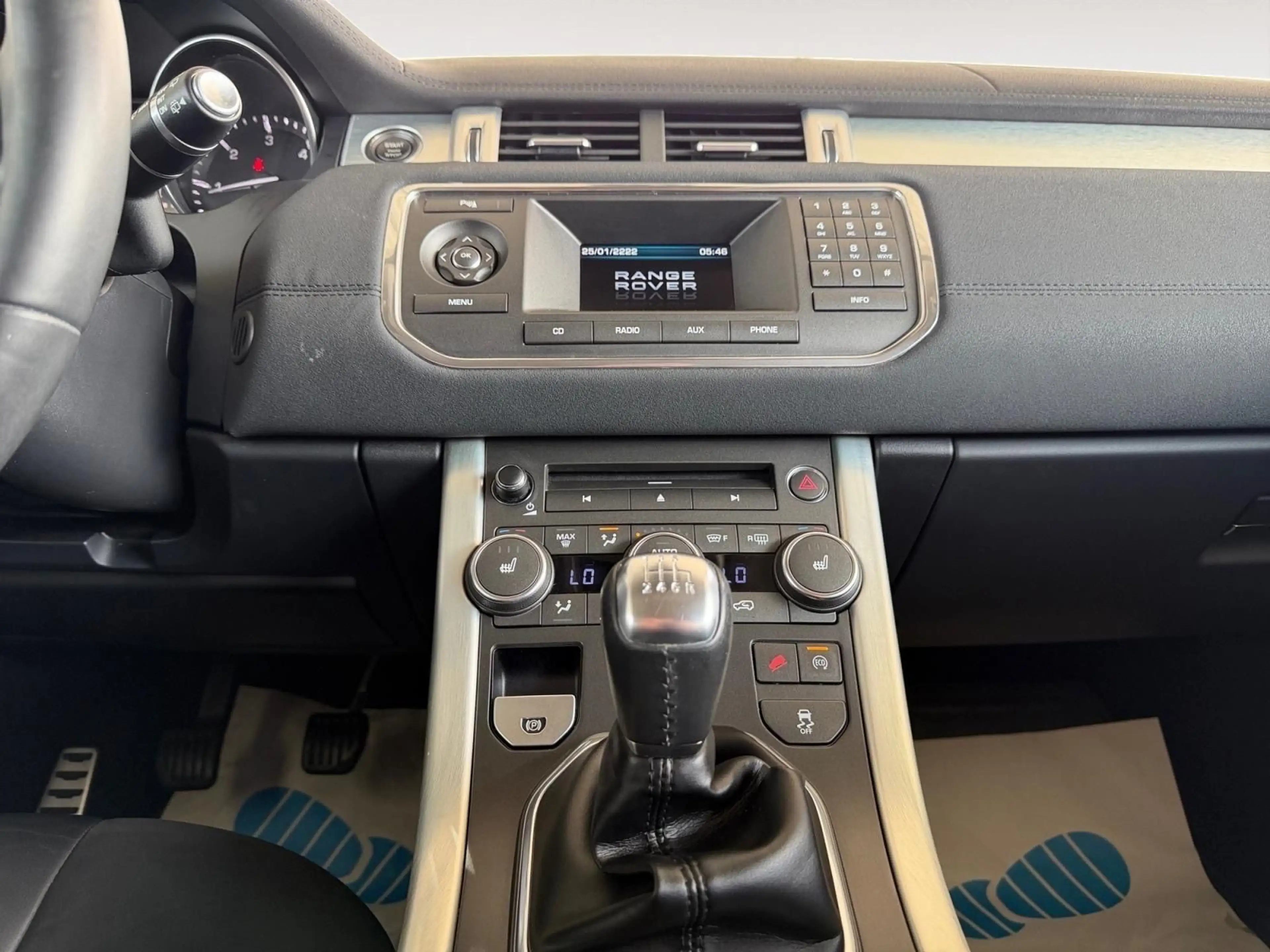 Land Rover Range Rover Evoque Pure — photo 11