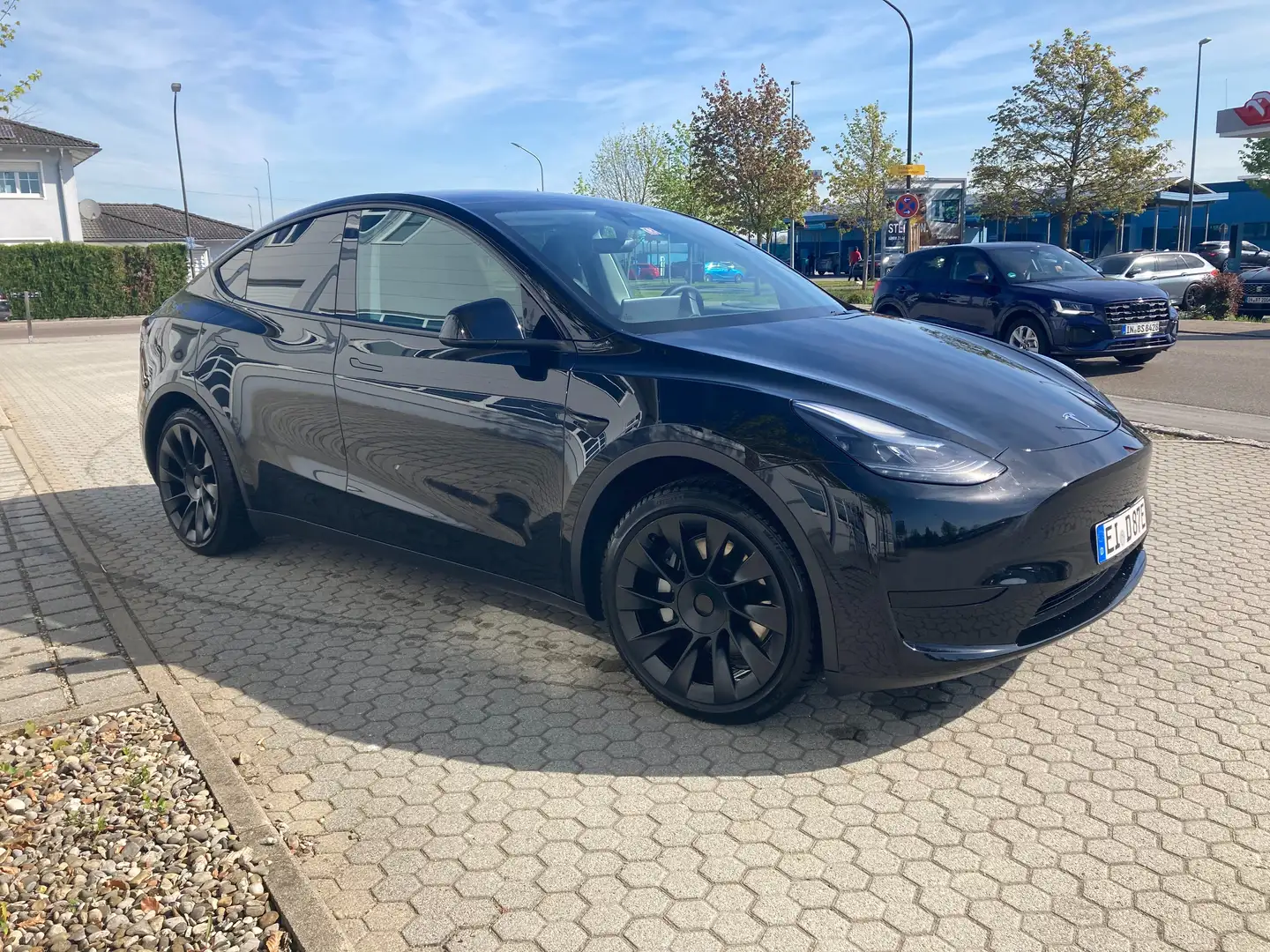 Tesla Model Y Model+Y+RWD 8-fach Bereift, AHK Schwarz - 2