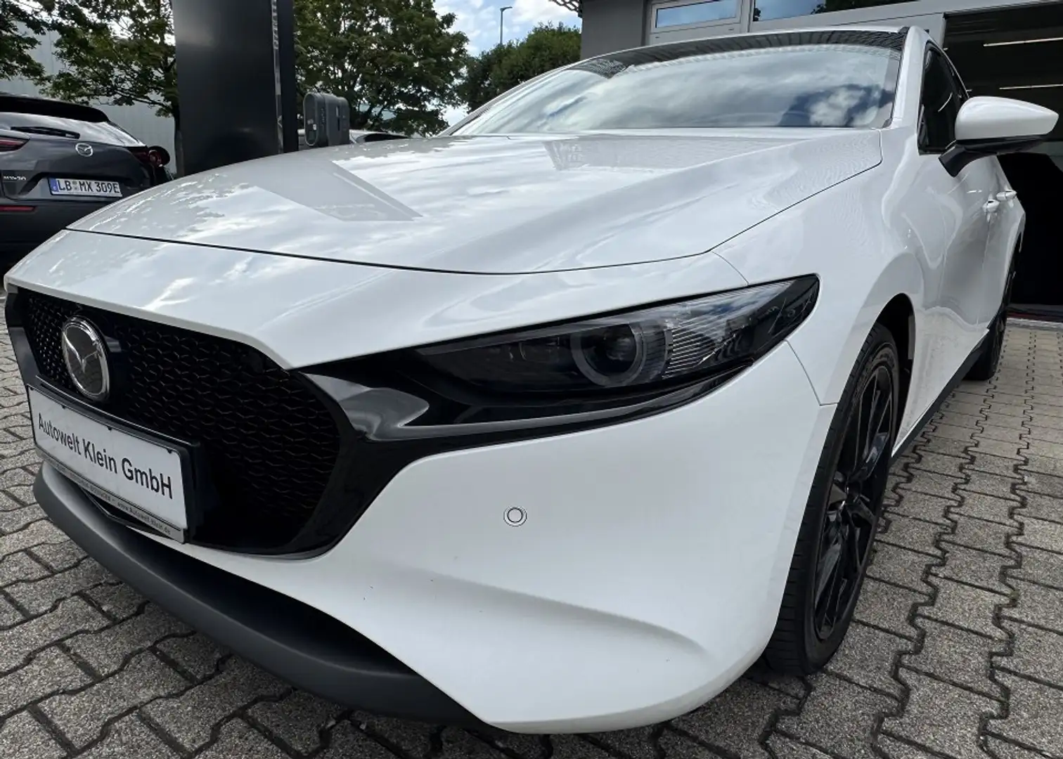 Mazda 3 SKYACTIV-X 2.0 M Hybrid 6GS AL-SELECTION DES-P PRE Weiß - 1
