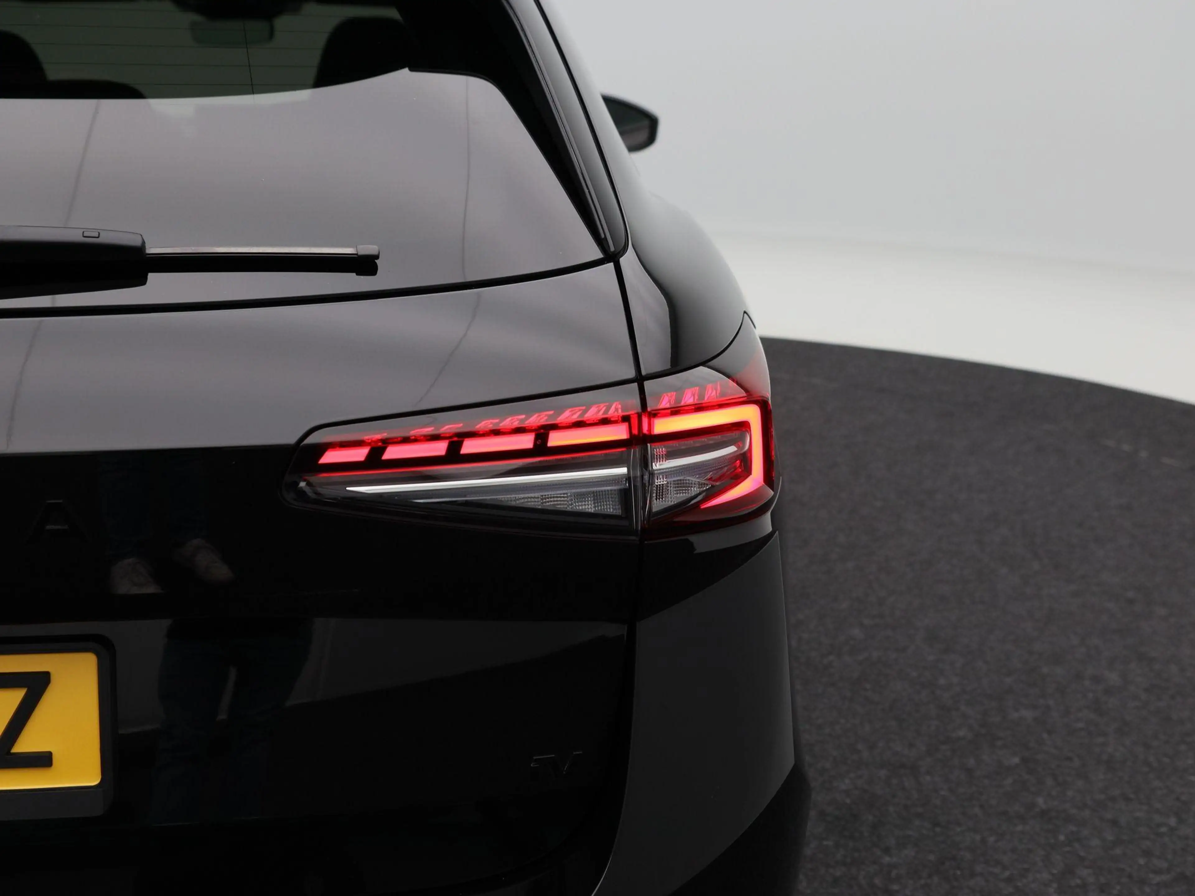 Skoda Superb Combi 1.5 TSi 204 Pk PHEV Sportline Business | Sto — photo 14