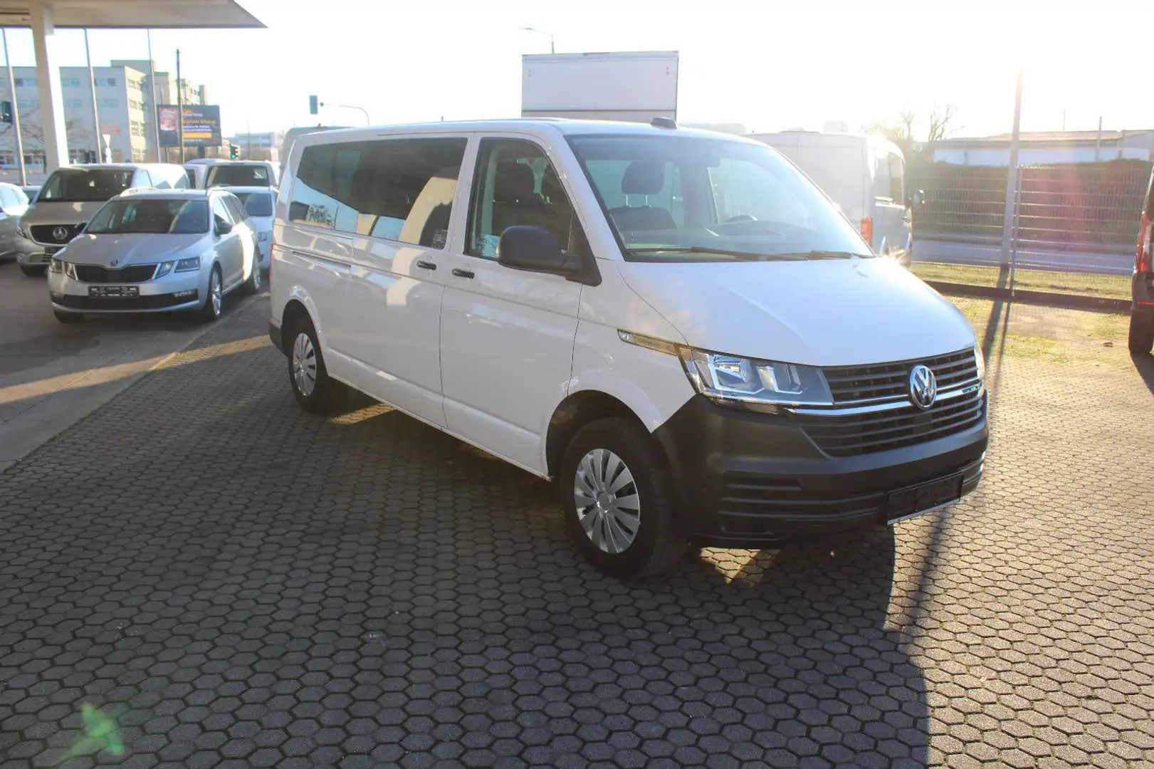 Volkswagen T6 Caravelle T6.1 Caravelle Lang,Klima,App,PDC,9 Sitze,DAB,BT Weiß - 2
