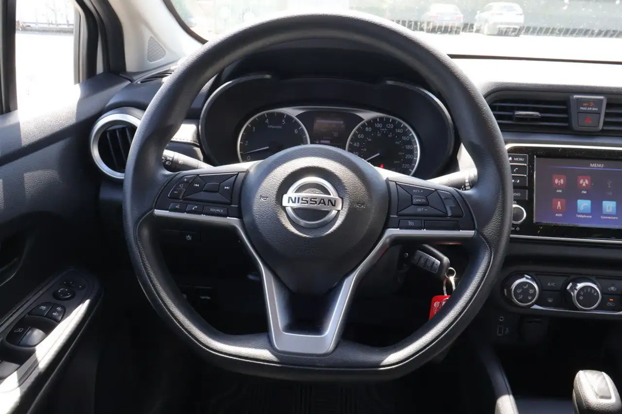 Nissan Versa fotografie Nissan Versa