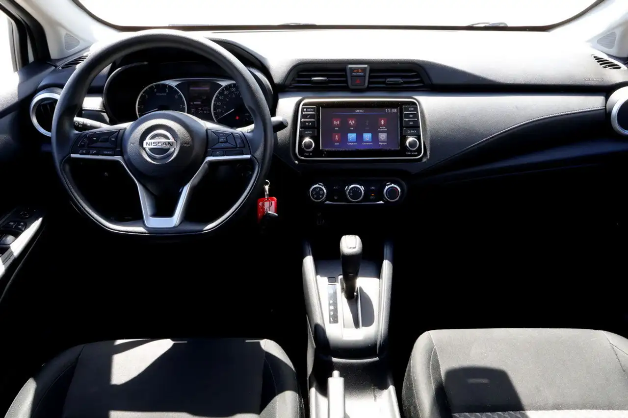 Nissan Versa fotografie Nissan Versa