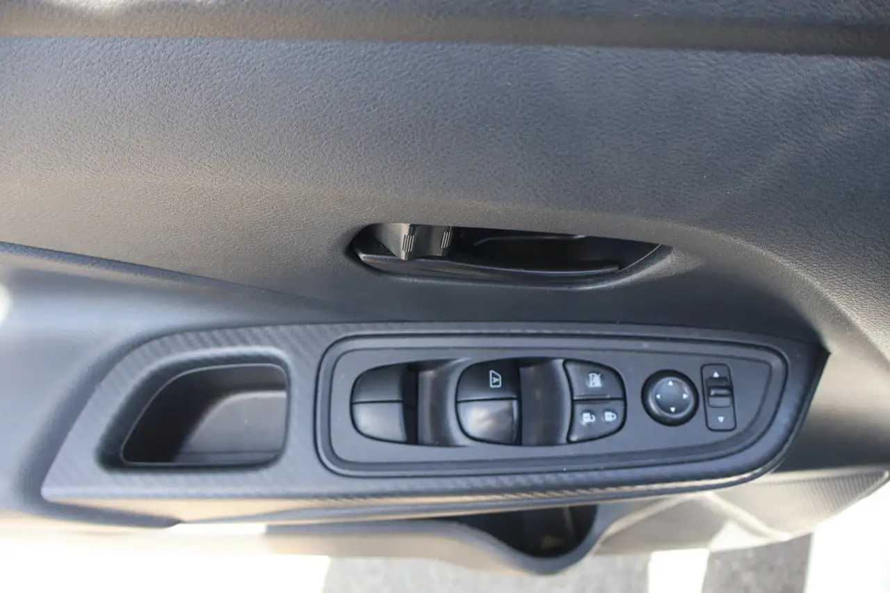 Nissan Versa fotografie Nissan Versa