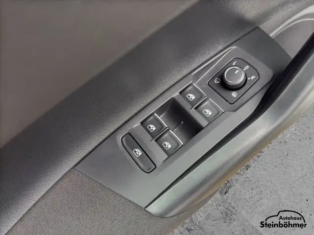 Volkswagen Polo view 16