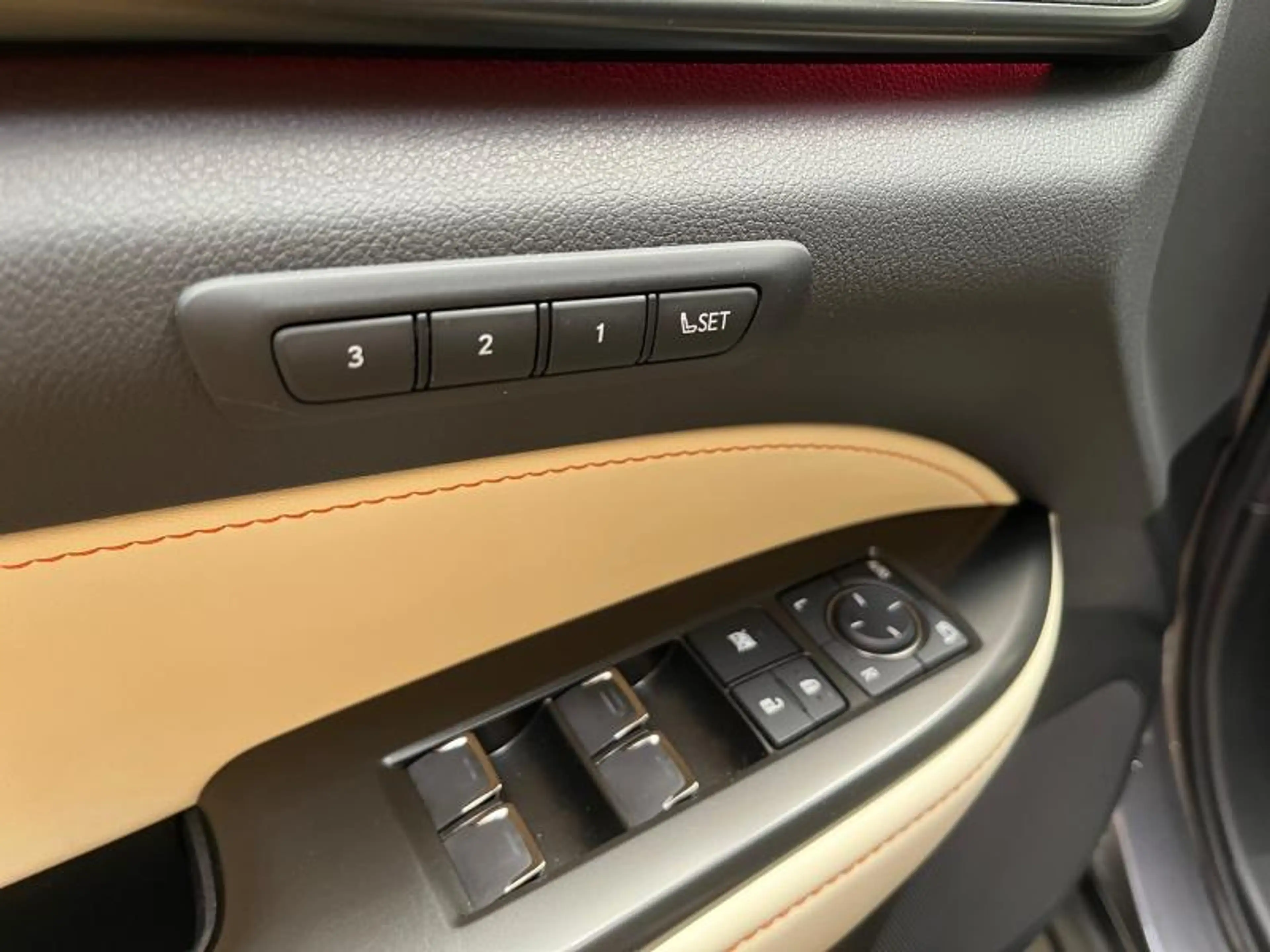 Lexus NX 450h+ PHEV PRIVILEGE LINE — photo 11