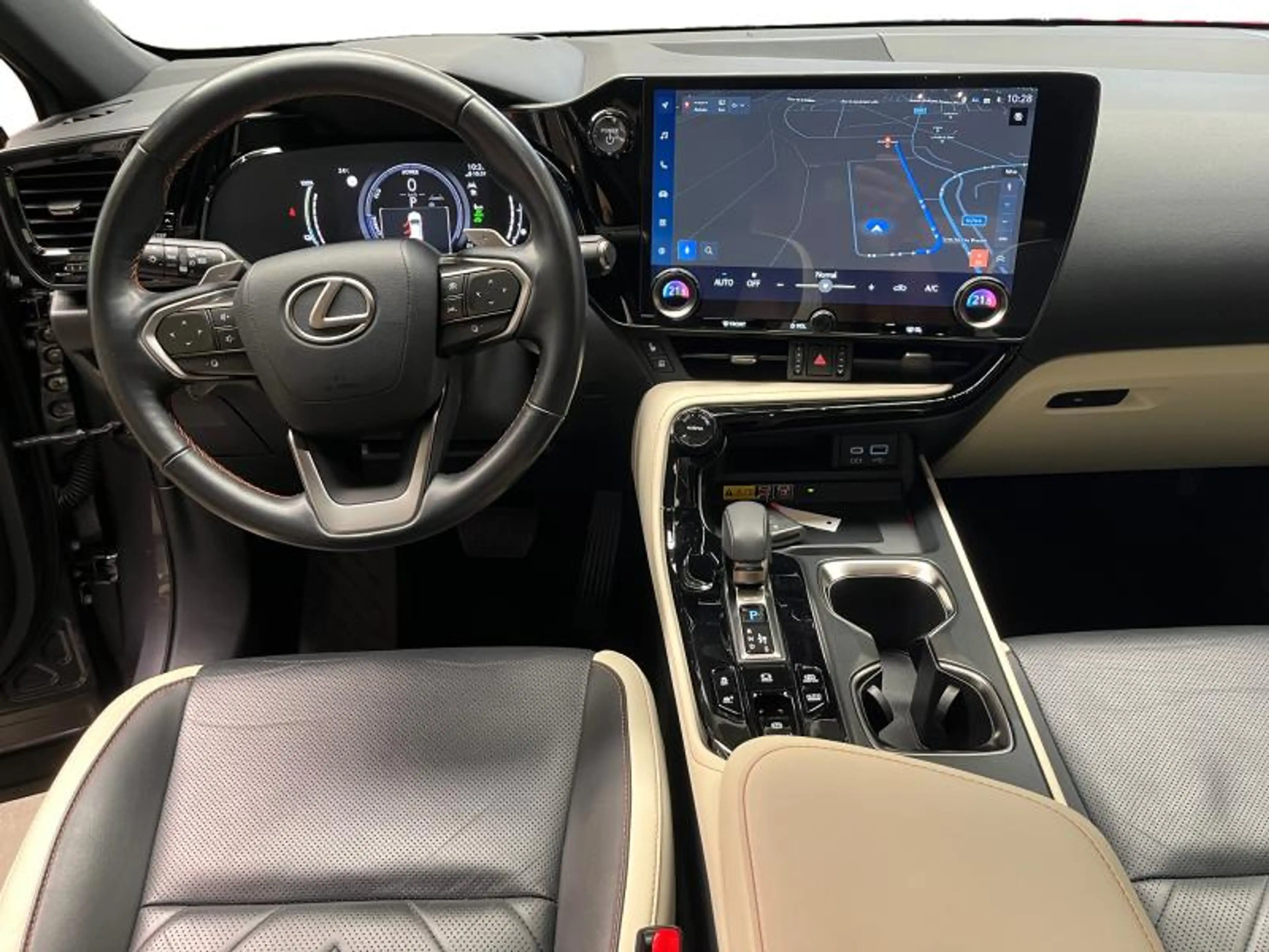 Lexus NX 450h+ PHEV PRIVILEGE LINE — photo 12