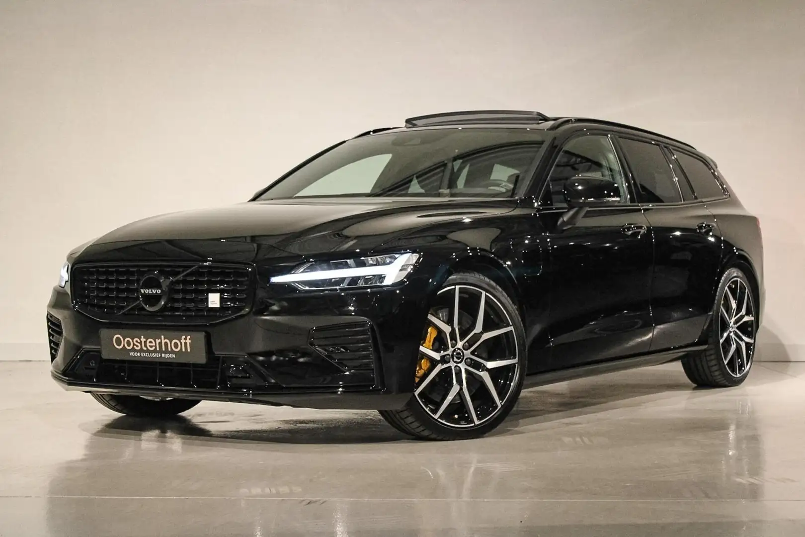 Volvo V60 2.0 T8 AWD Polestar Engineered PANO | B&W | HEICO Negro - 1