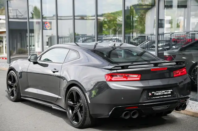 Chevrolet Camaro view 5