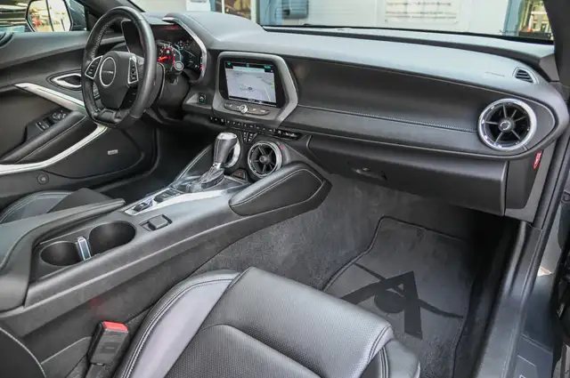 Chevrolet Camaro view 10