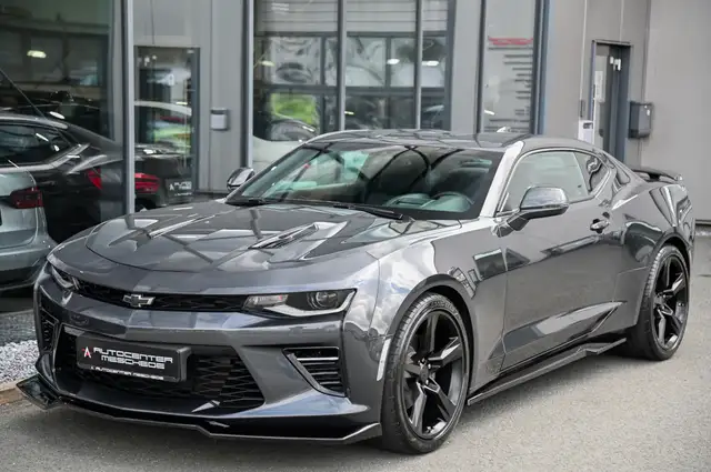Chevrolet Camaro view 2