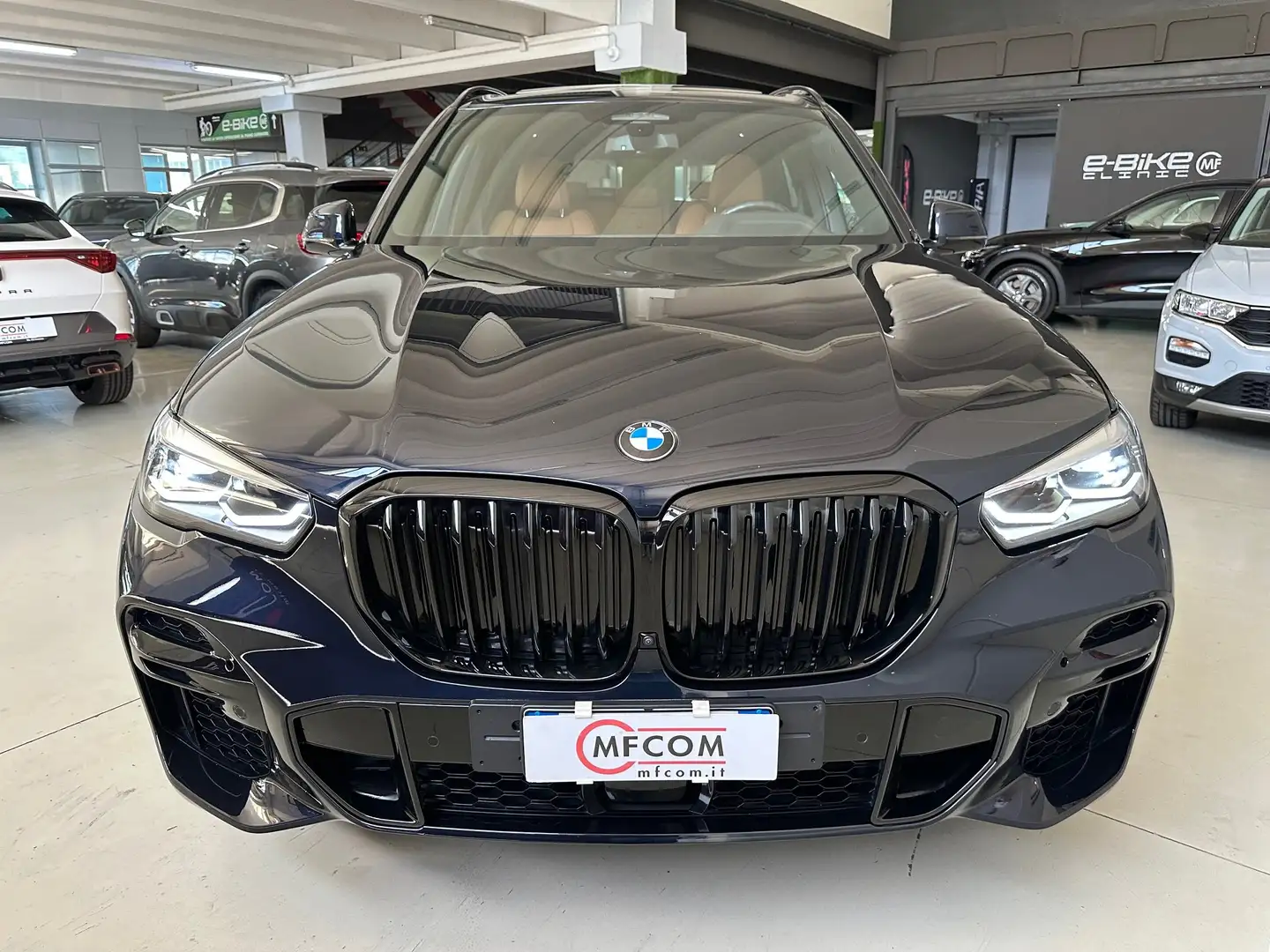 BMW X5 xdrive30d mhev 48V Msport auto TETTO Blu/Azzurro - 2