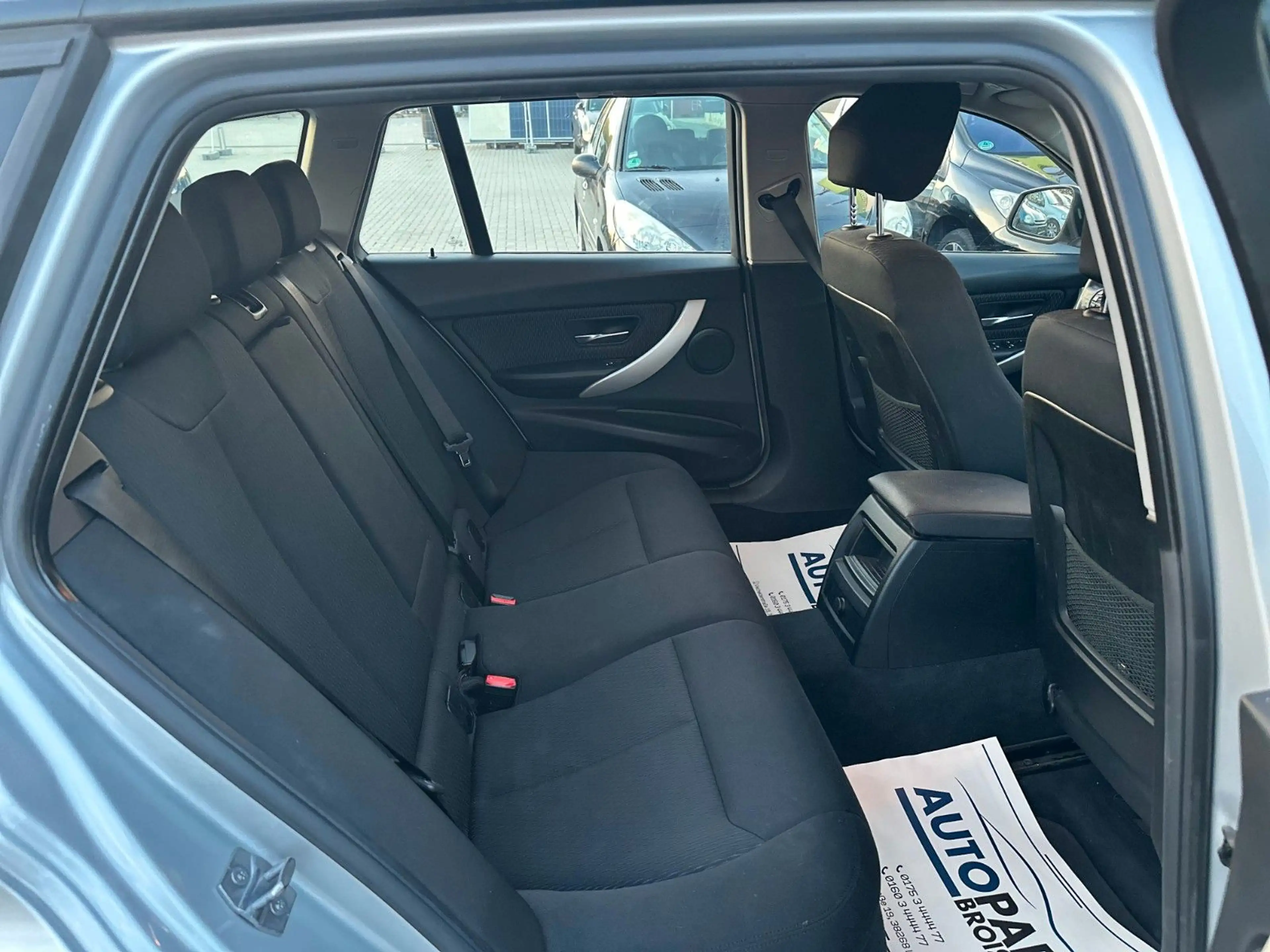 BMW 318 D Touring Advantage LED/SHZ/NAVI/TEMPO/PDC — photo 14