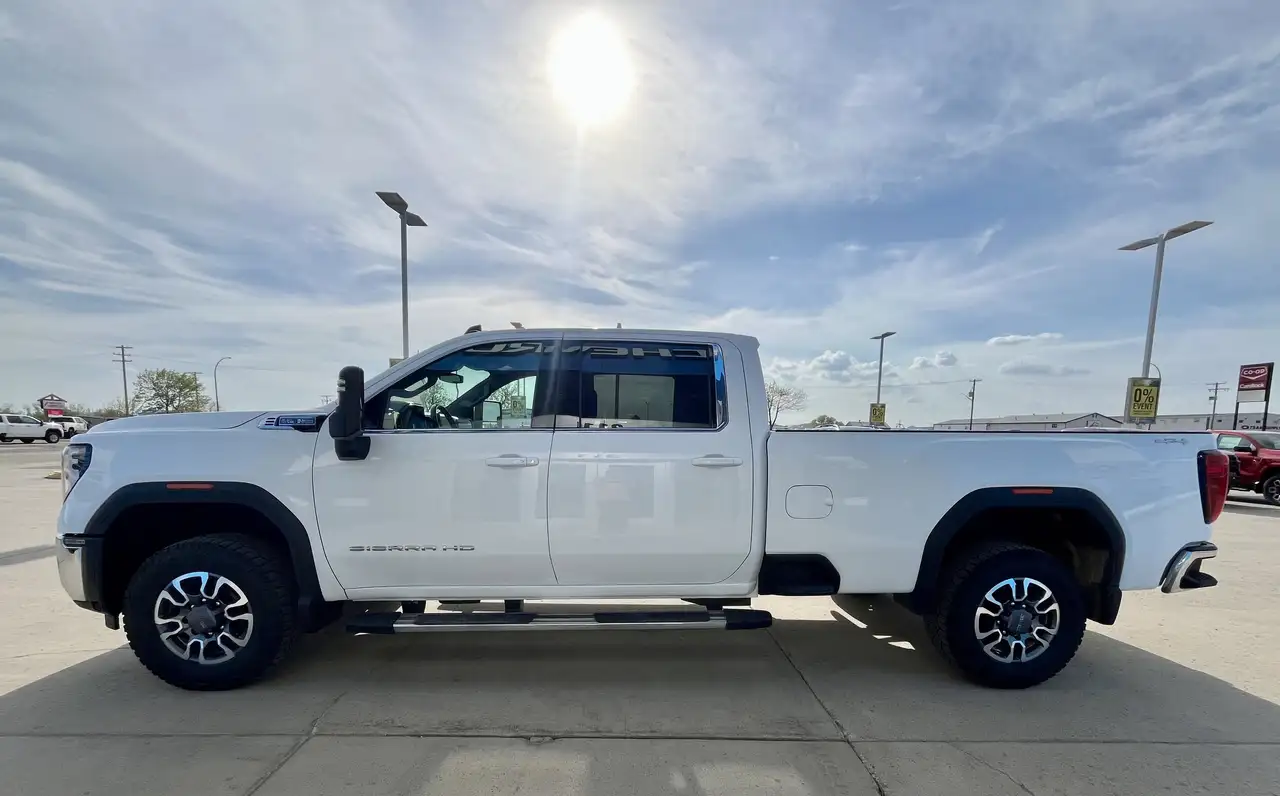 GMC Sierra 3500HD снимка GMC Sierra 3500HD