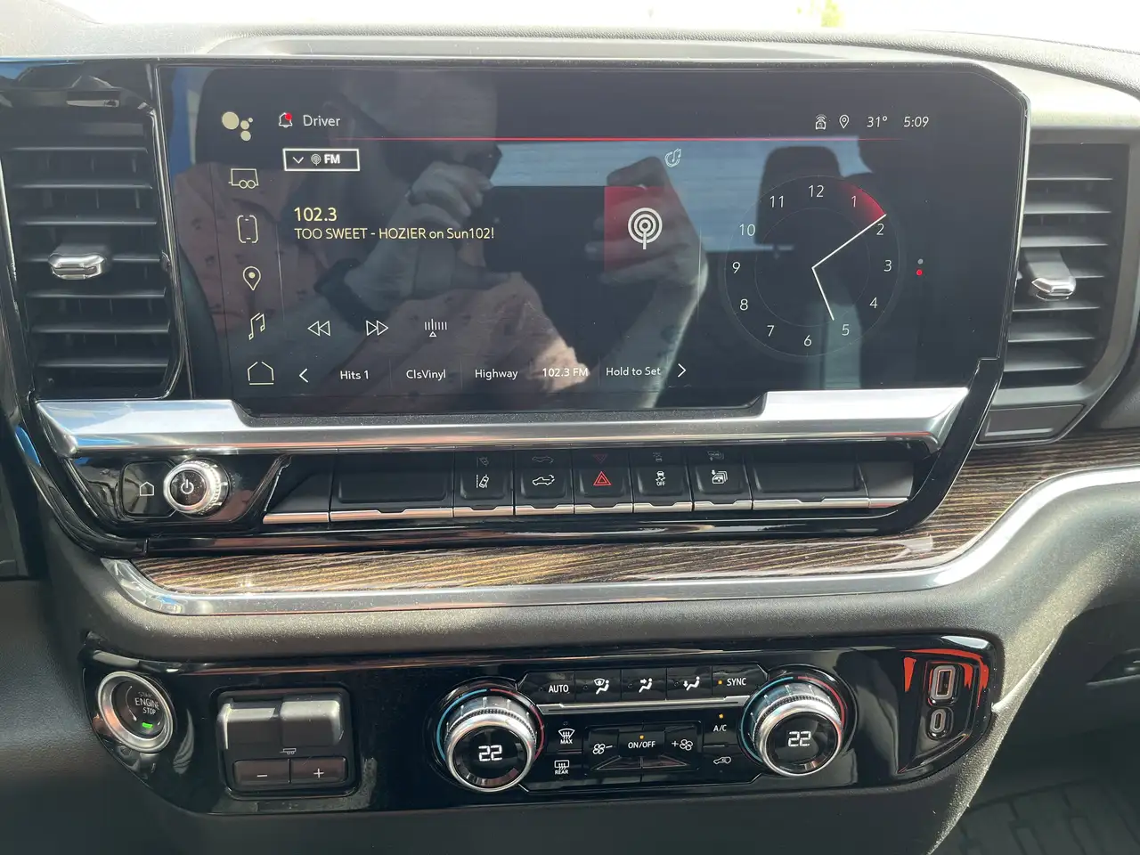 GMC Sierra 3500HD снимка GMC Sierra 3500HD