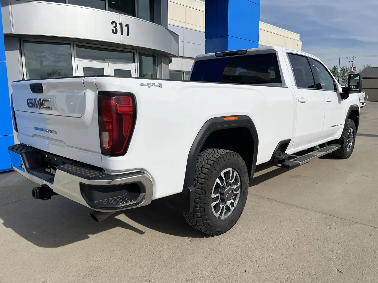 GMC Sierra 3500HD снимка GMC Sierra 3500HD