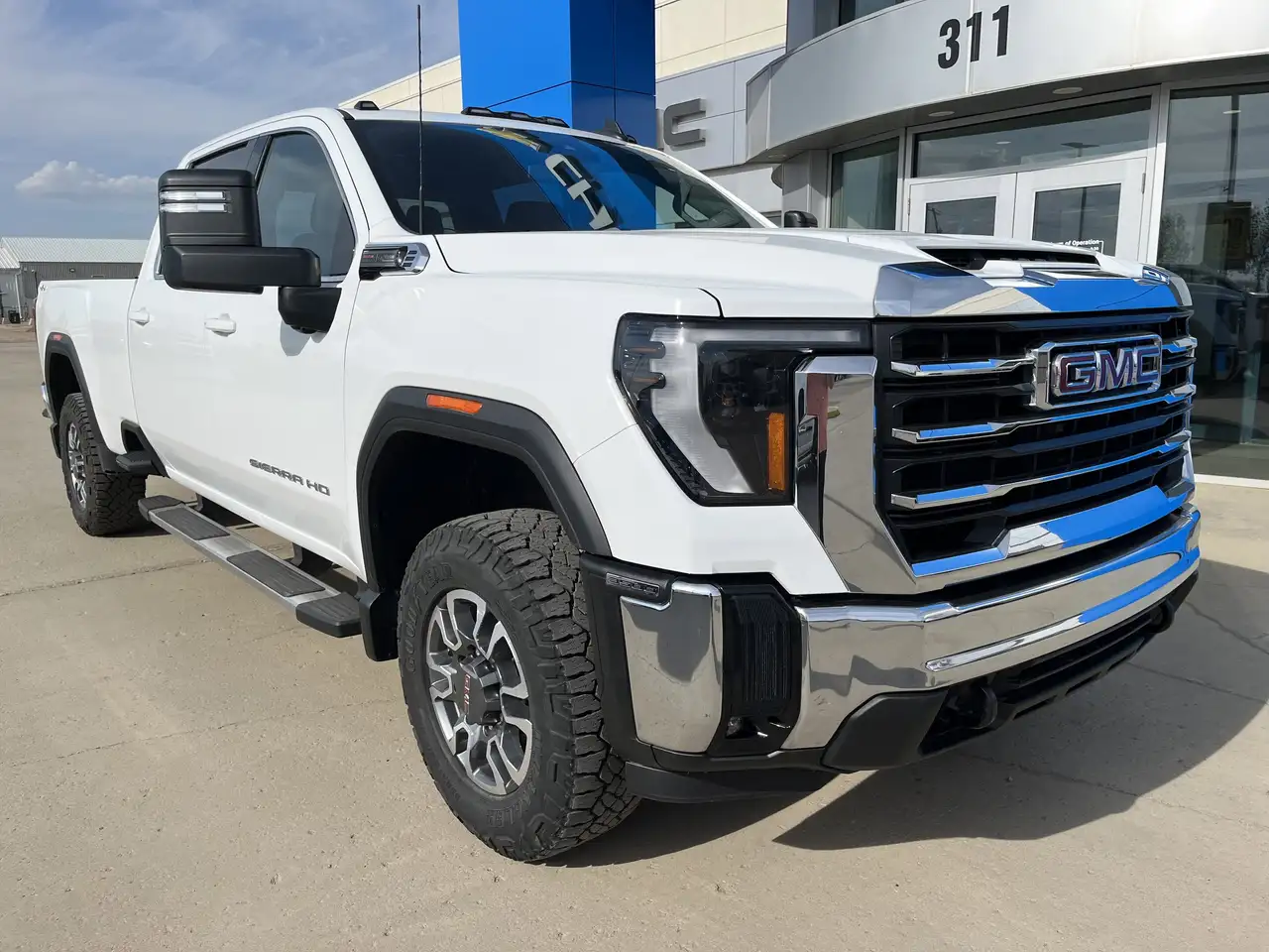 GMC Sierra 3500HD снимка GMC Sierra 3500HD