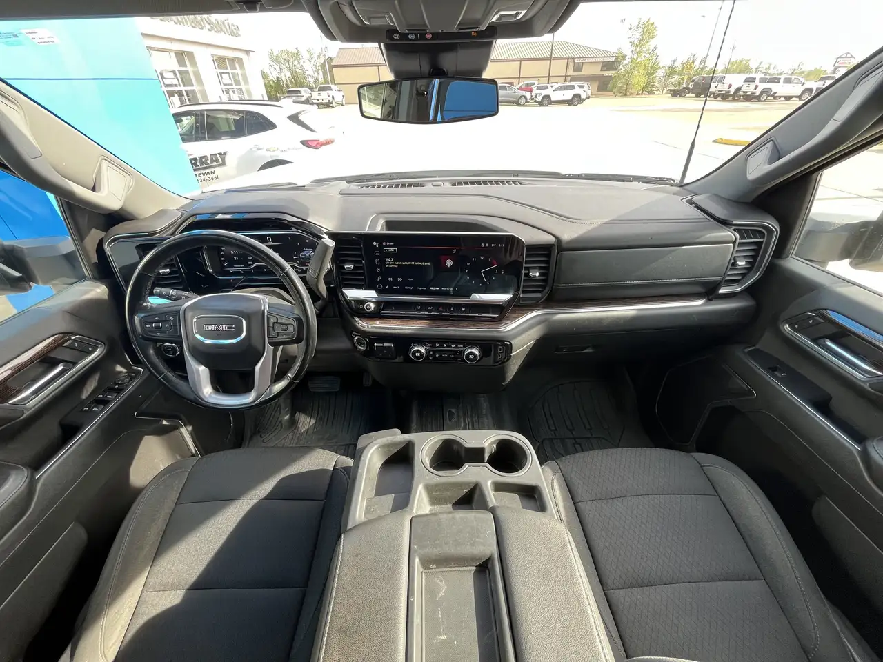GMC Sierra 3500HD снимка GMC Sierra 3500HD