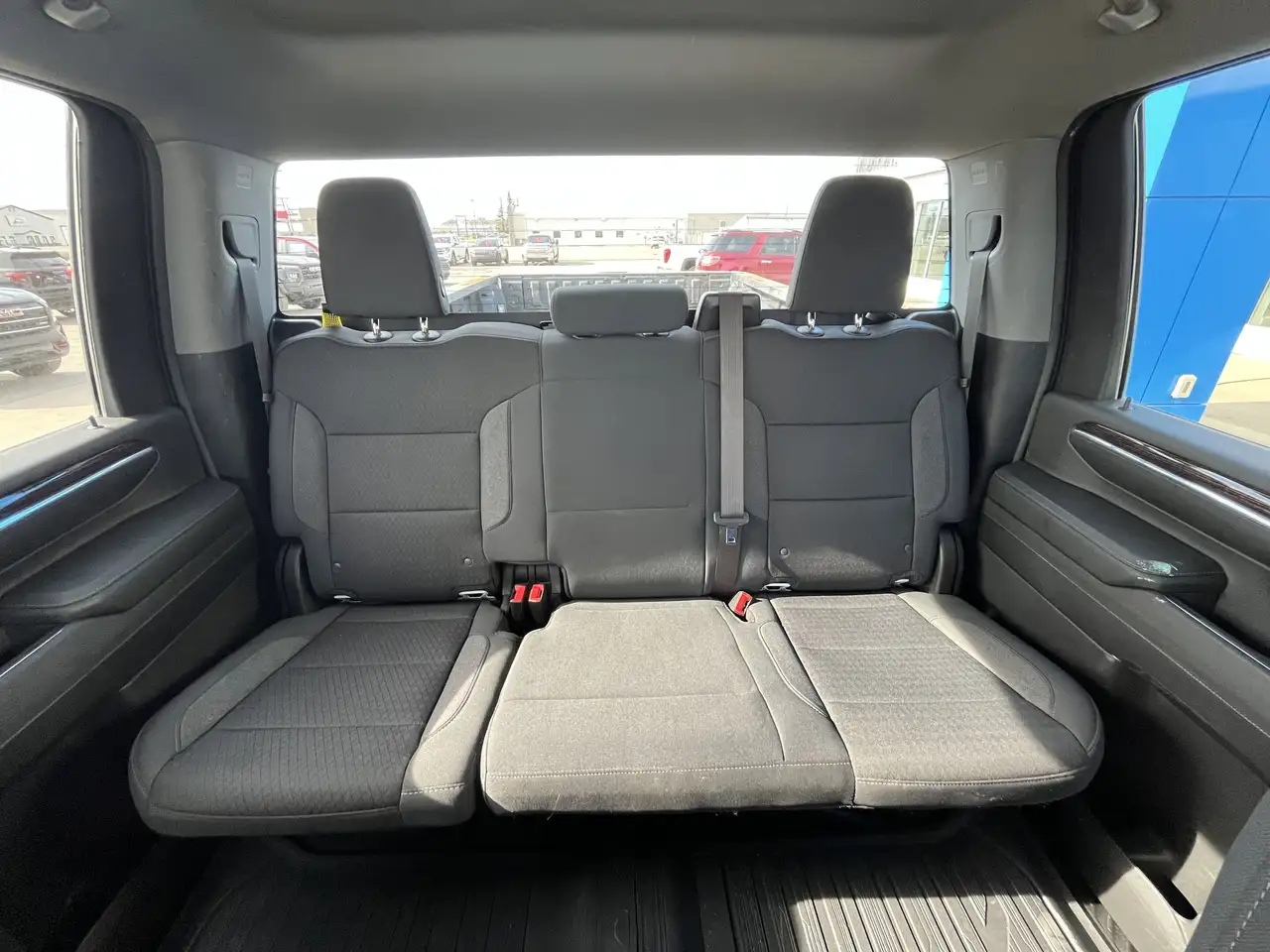 GMC Sierra 3500HD снимка GMC Sierra 3500HD