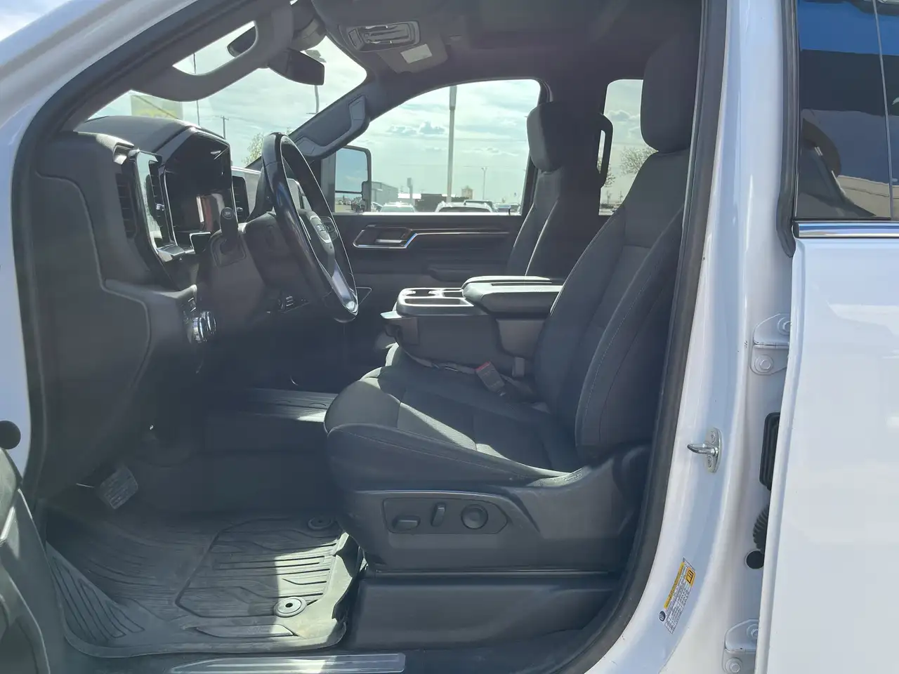 GMC Sierra 3500HD снимка GMC Sierra 3500HD