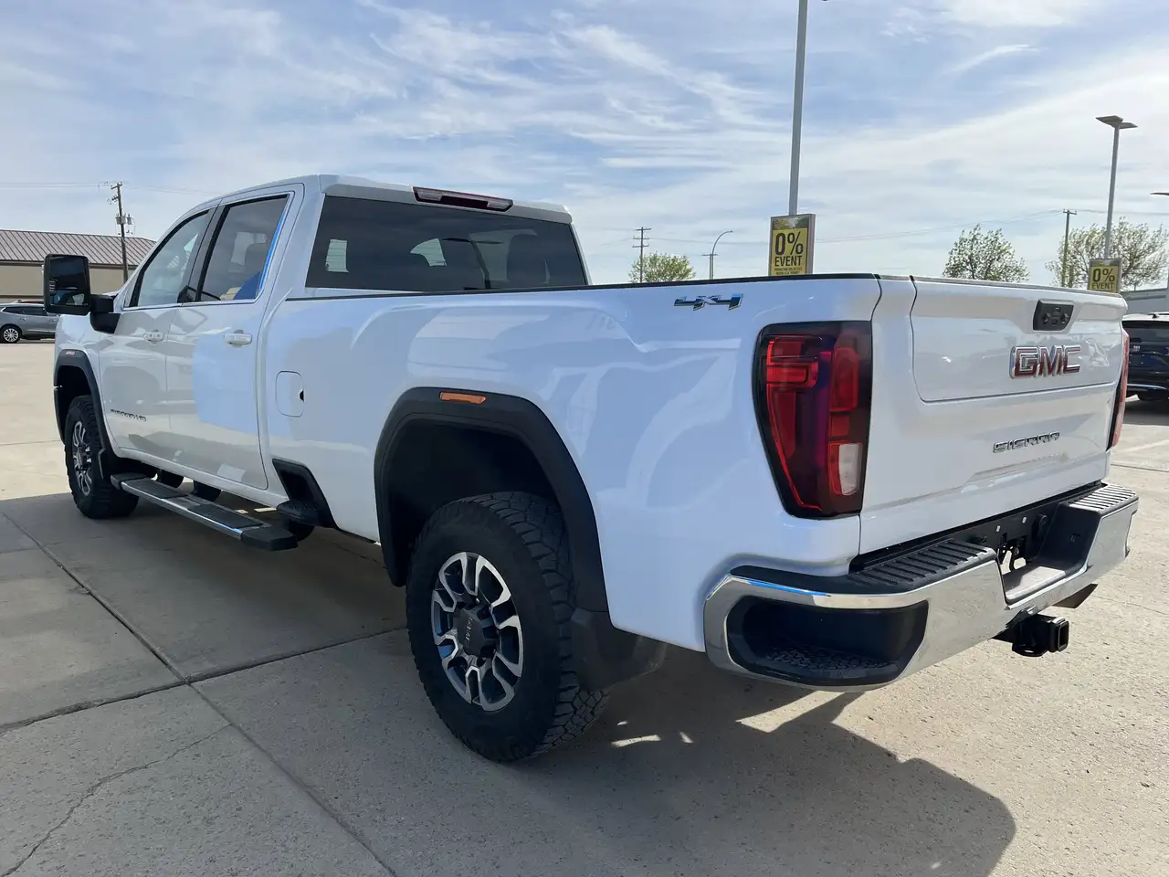 GMC Sierra 3500HD снимка GMC Sierra 3500HD