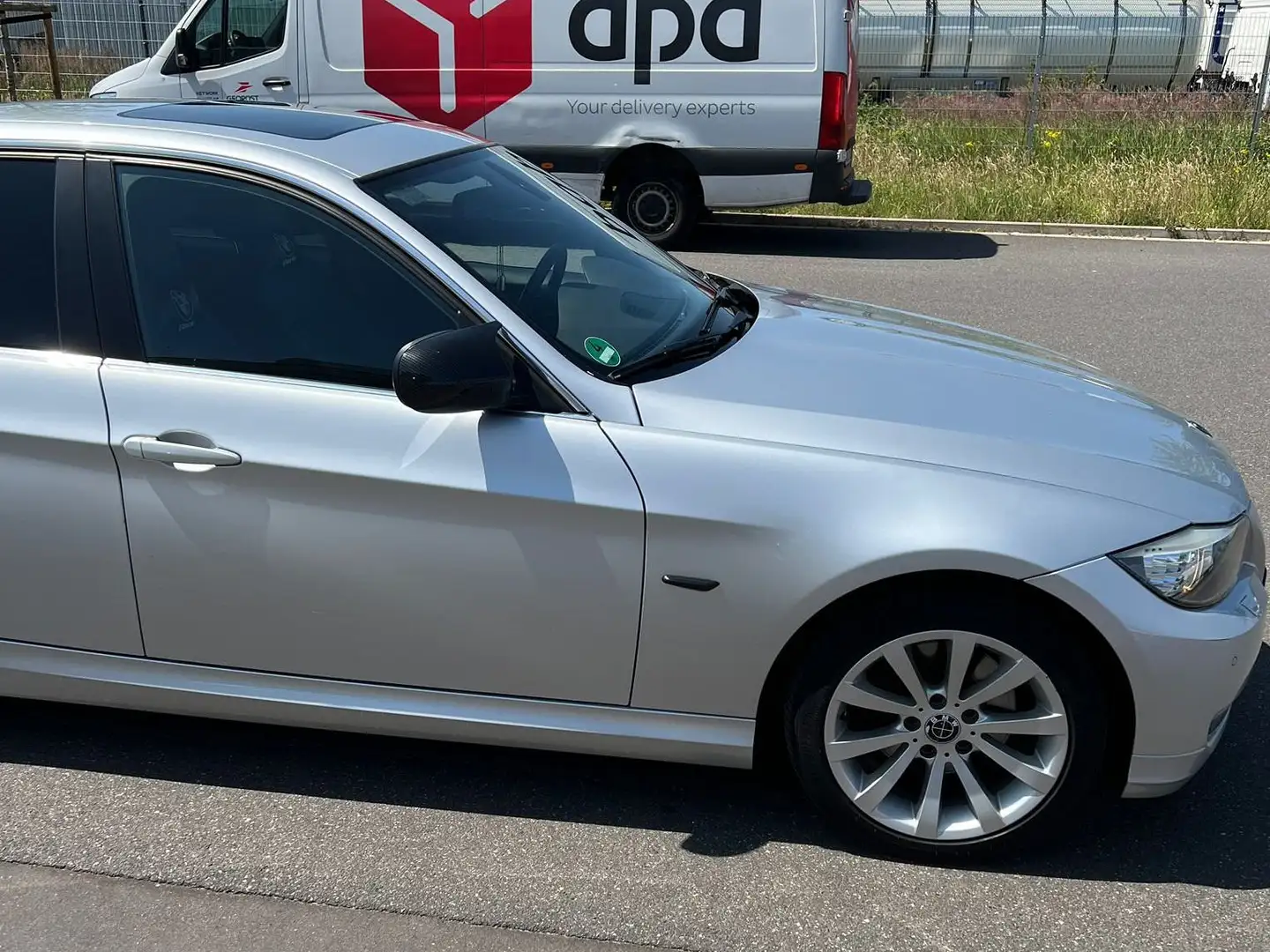 BMW 320 320d DPF Aut. Edition Exclusive Grau - 2