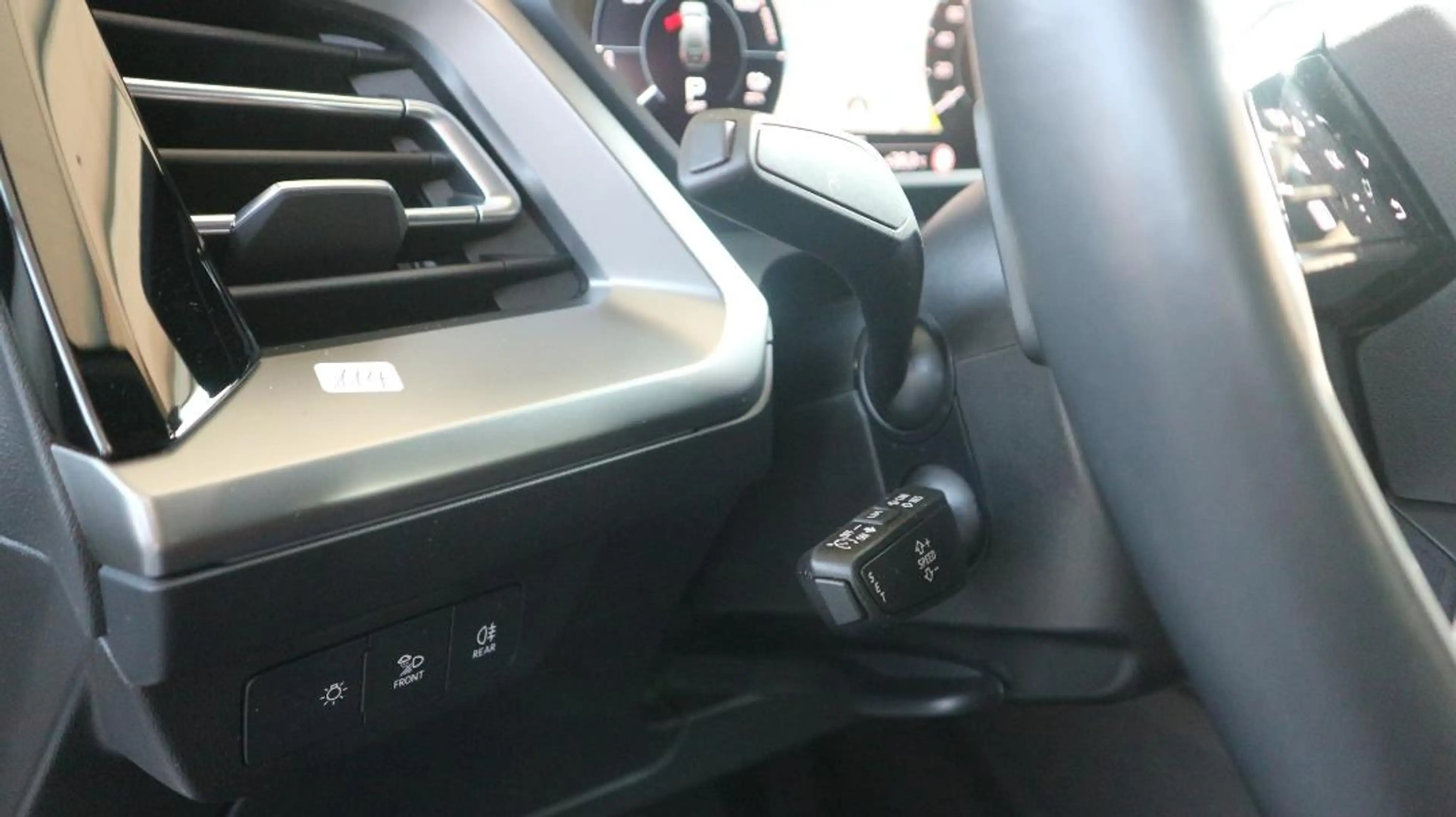 Audi Q4 e-tron 50 QUATTRO — photo 11