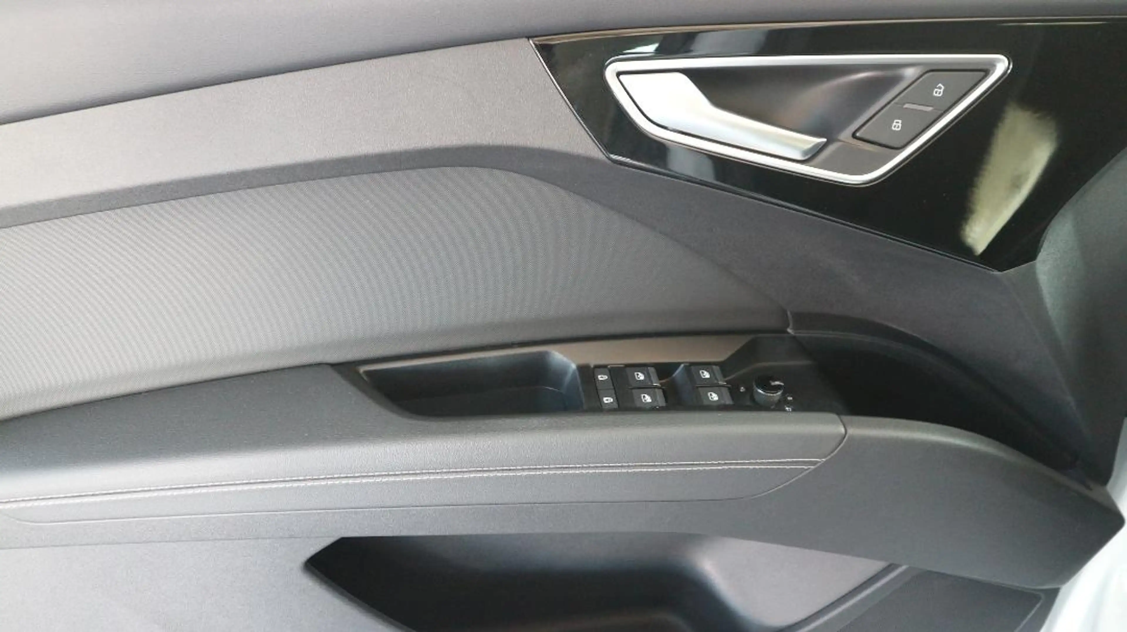 Audi Q4 e-tron 50 QUATTRO — photo 12