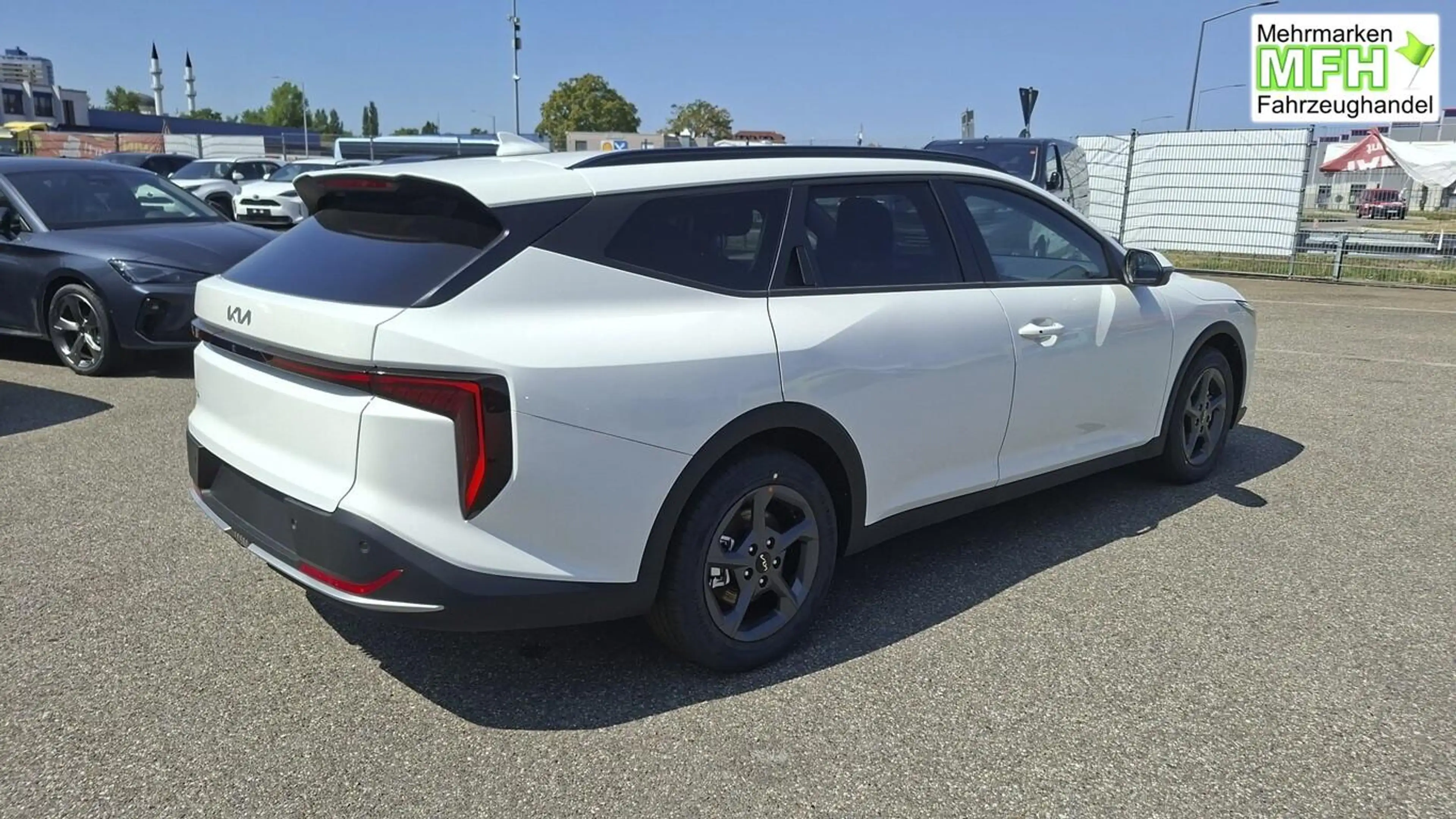 Kia K4 Sportswagon SW Vision MT ACC LED Nav SHZ PrivG ... — photo 2
