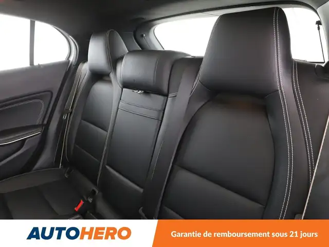 Mercedes-Benz GLA view 14