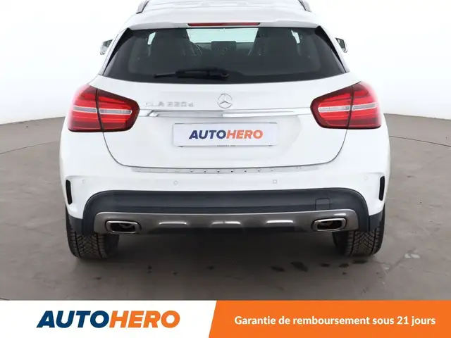 Mercedes-Benz GLA view 5