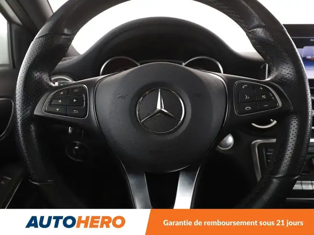 Mercedes-Benz GLA view 20