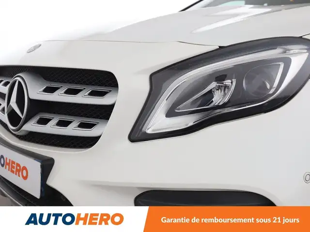 Mercedes-Benz GLA view 29