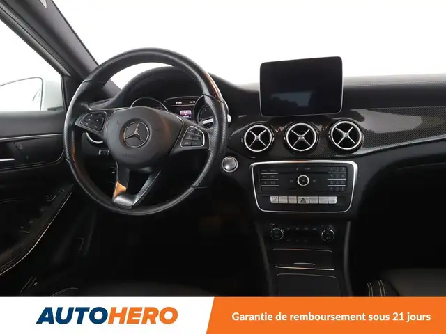 Mercedes-Benz GLA view 13