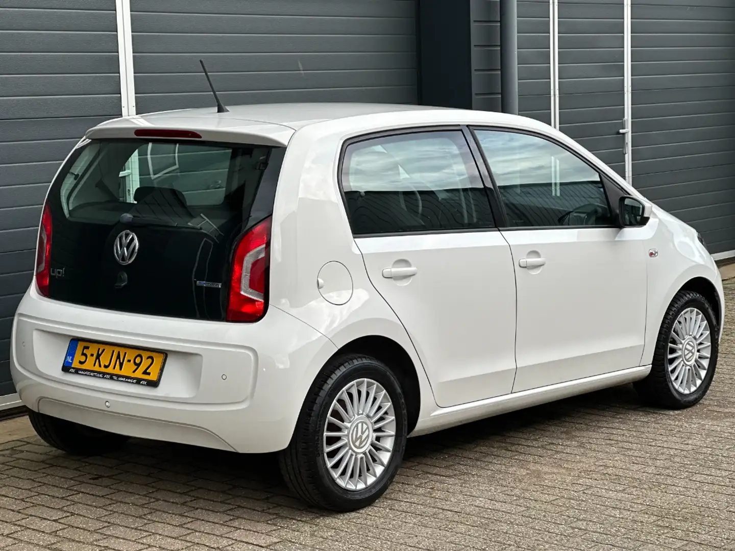 Volkswagen up! HIGH 1.0 NAVI CRUISE CONTROL Wit - 2